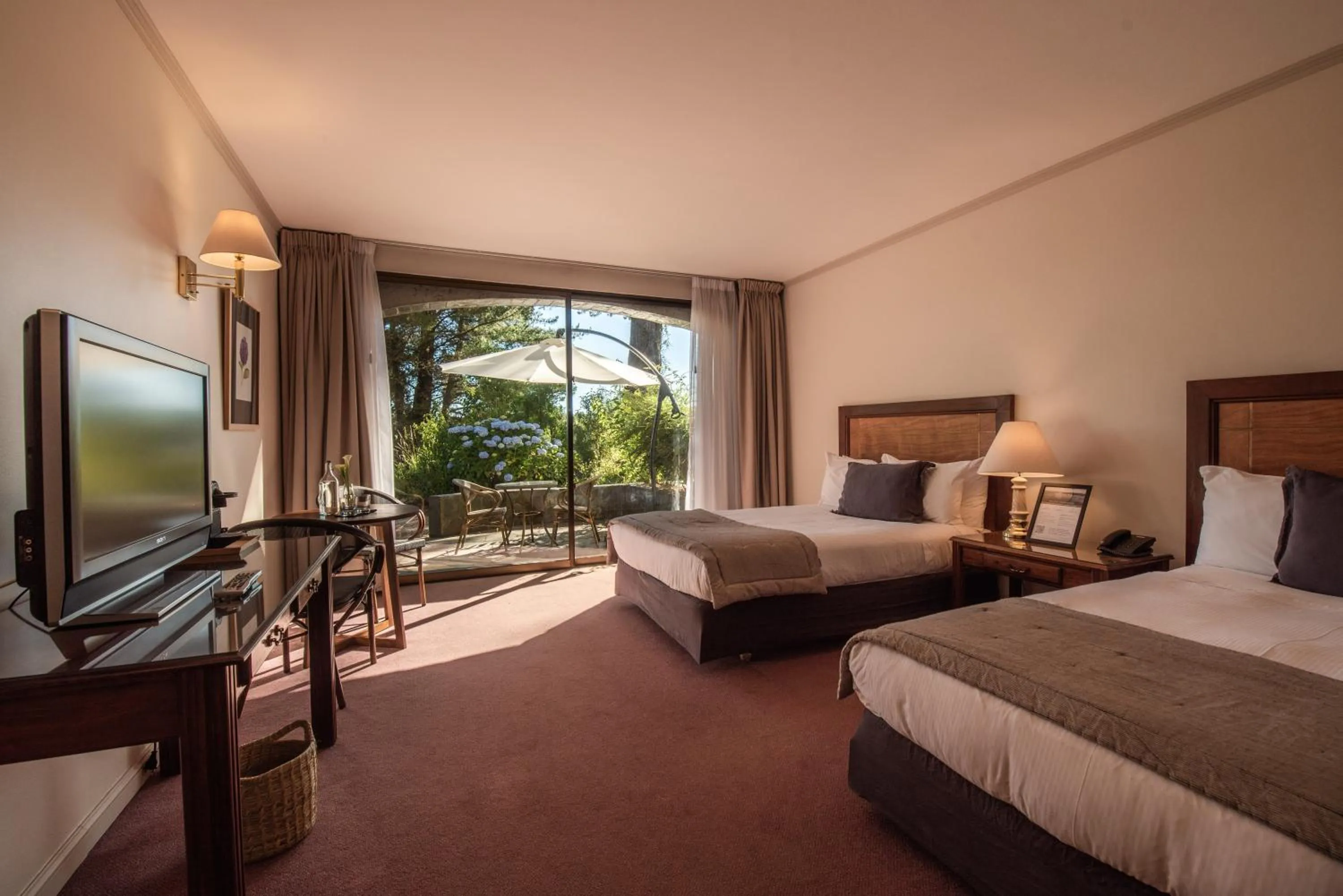 River view, Bed in Hotel Puerta del Sur