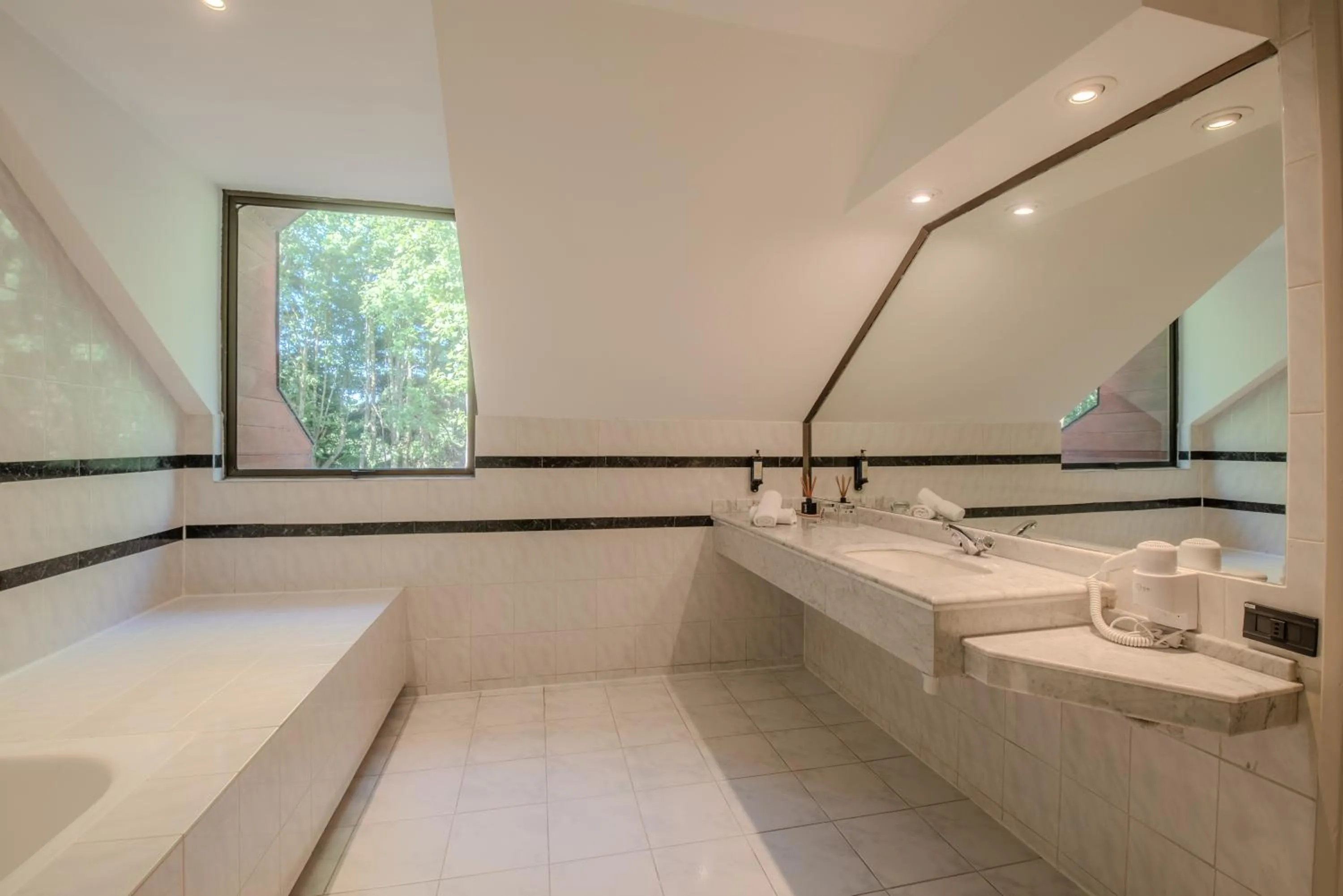 Bathroom in Hotel Puerta del Sur