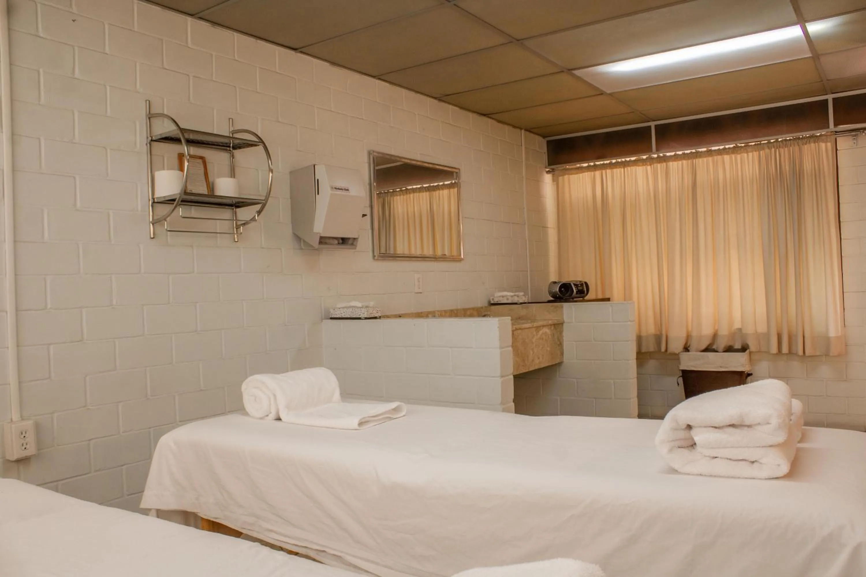 Spa and wellness centre/facilities, Bed in Best Western PLUS Plaza Florida & Tower