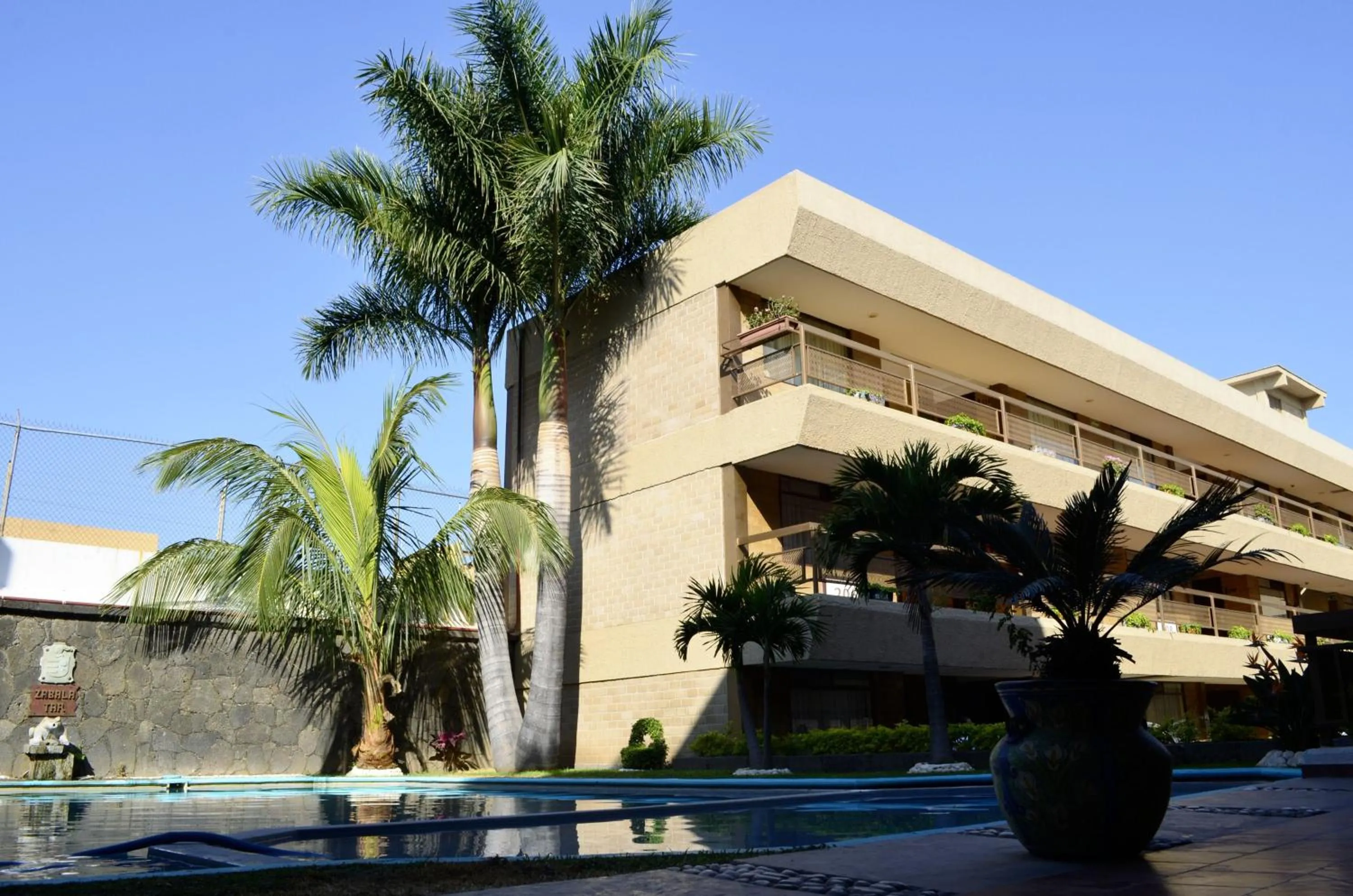 Swimming pool in Best Western PLUS Plaza Florida & Tower