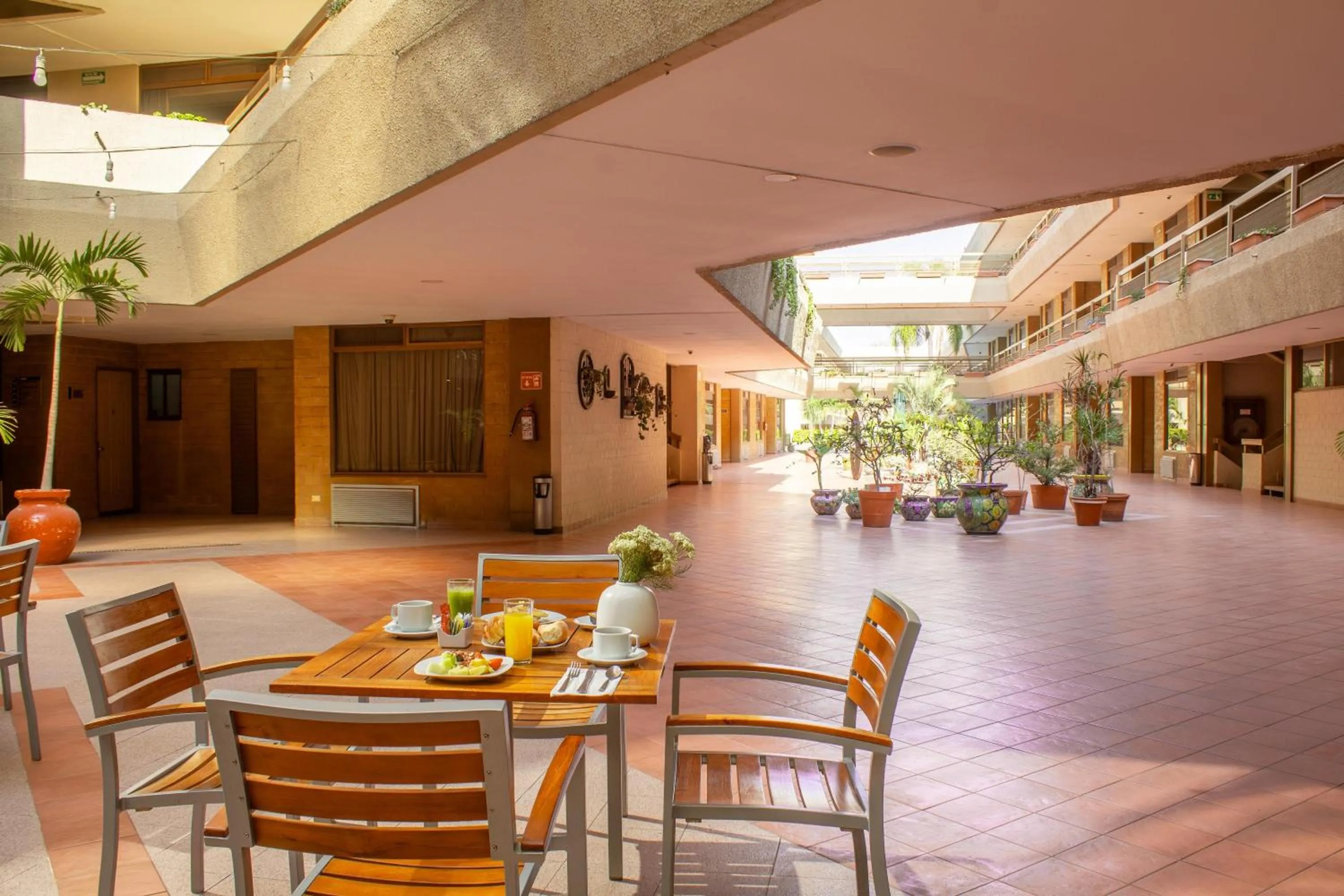 Property building in Best Western PLUS Plaza Florida & Tower