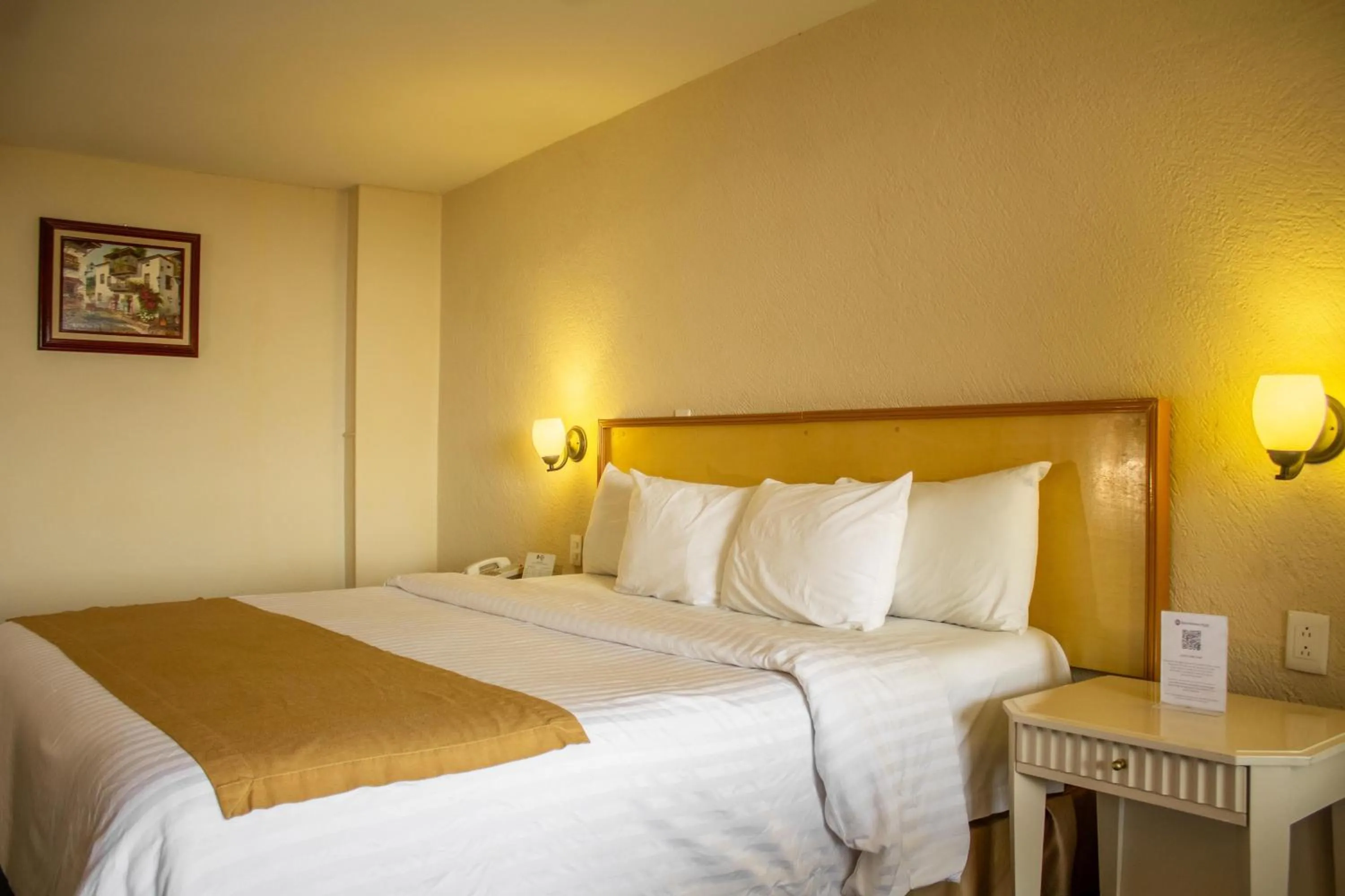 Bedroom, Bed in Best Western PLUS Plaza Florida & Tower