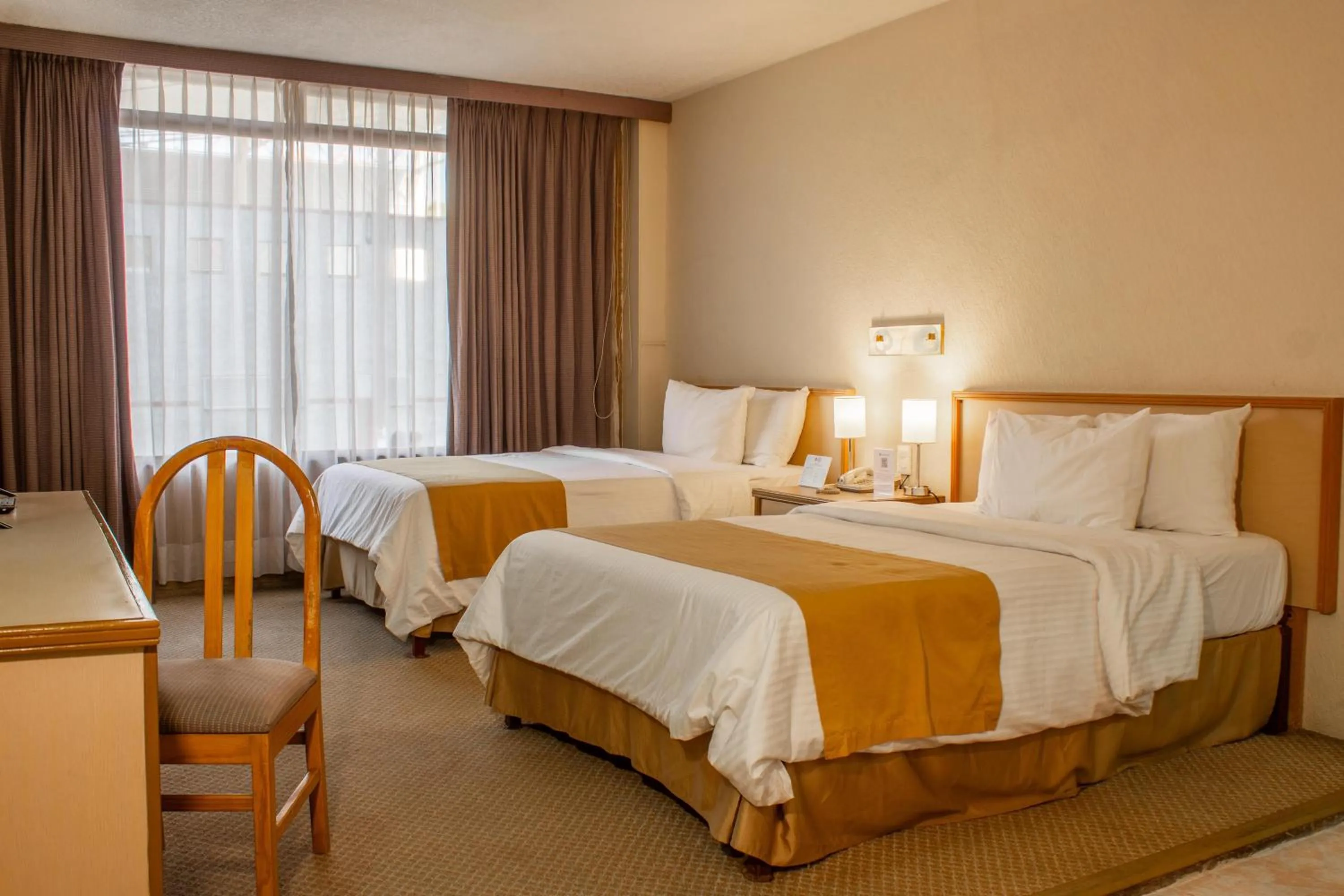 Bedroom, Bed in Best Western PLUS Plaza Florida & Tower