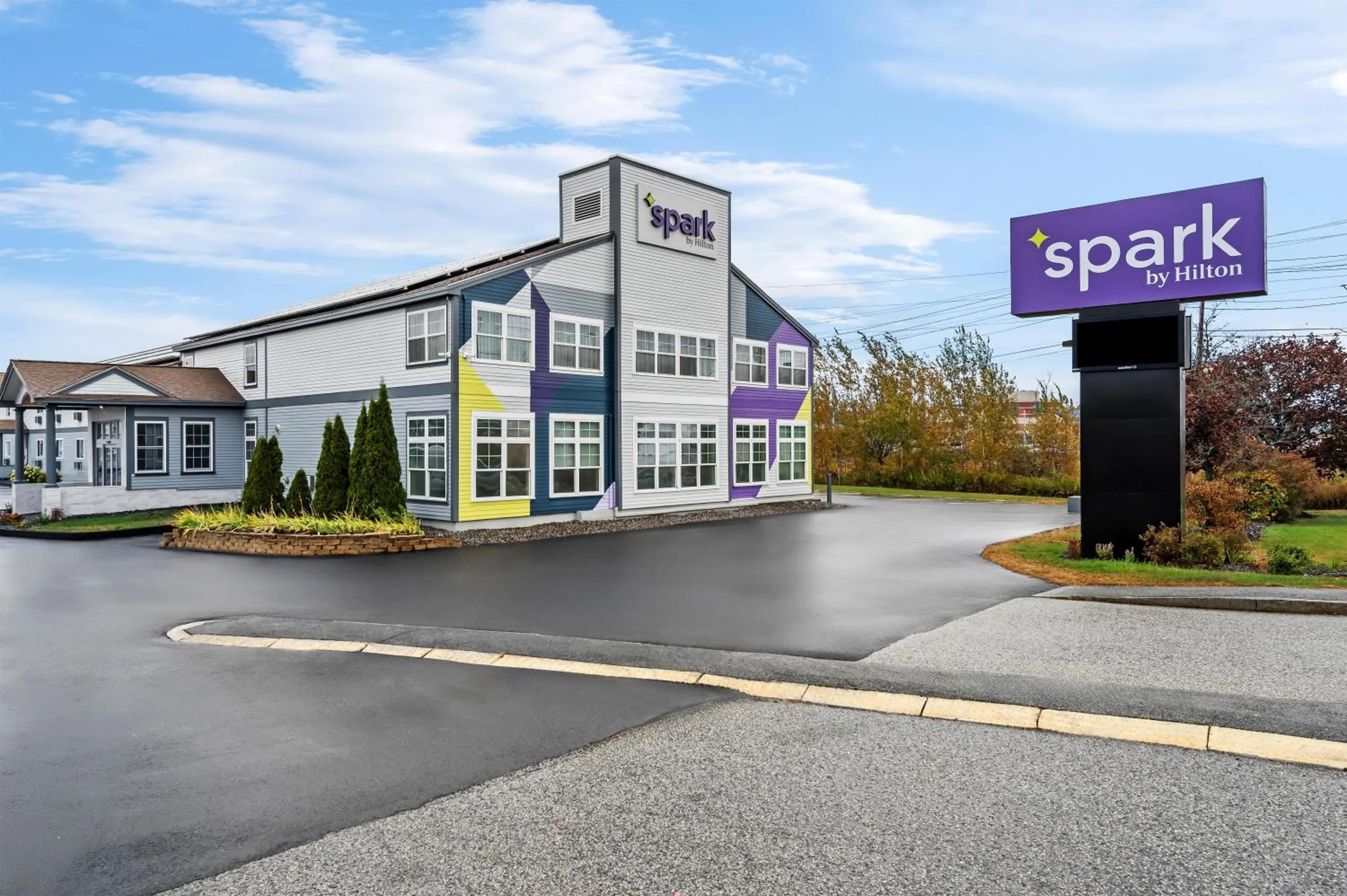 Property building in Spark by Hilton Portland Airport Maine Mall