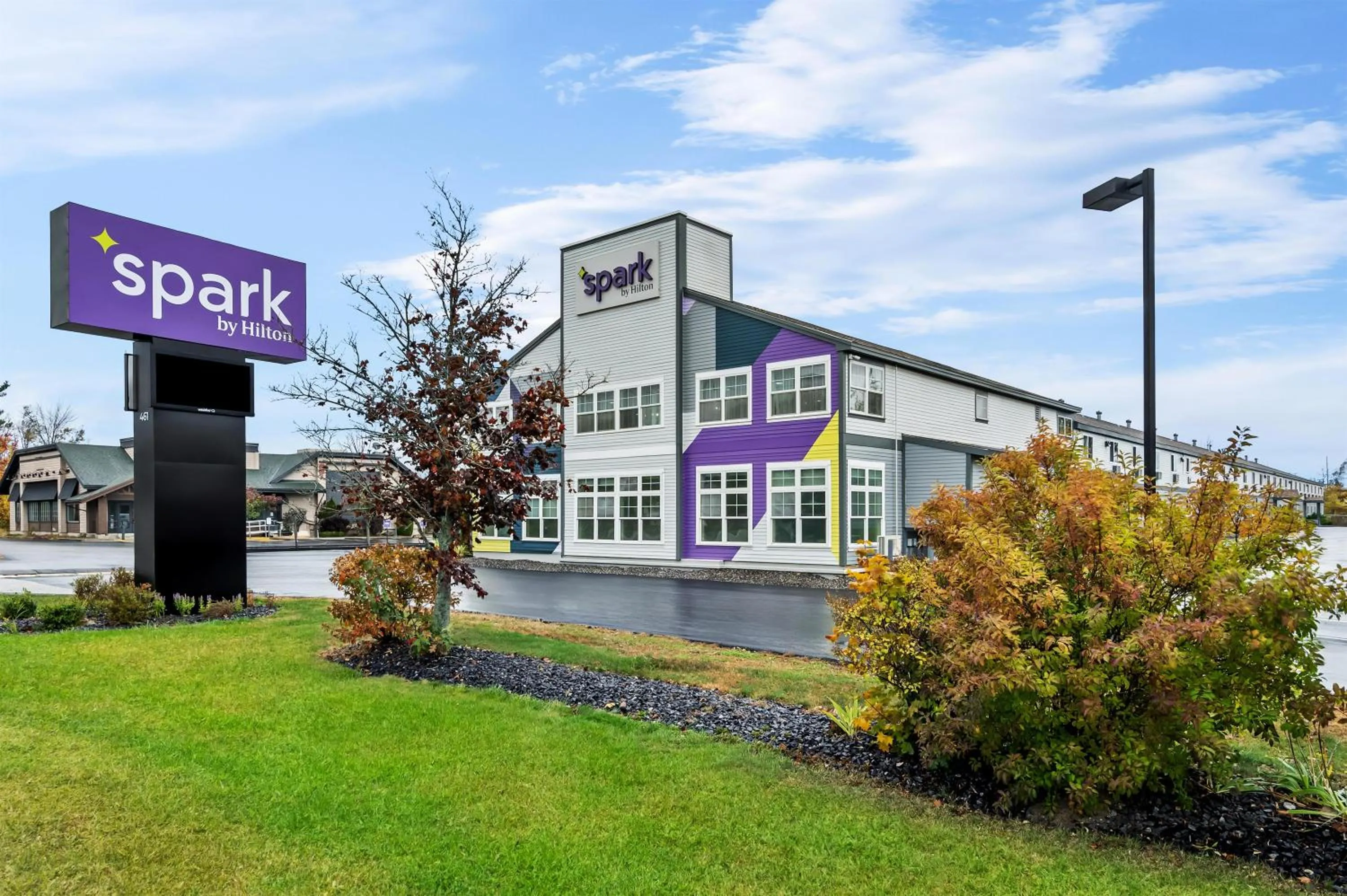 Property building in Spark by Hilton Portland Airport Maine Mall