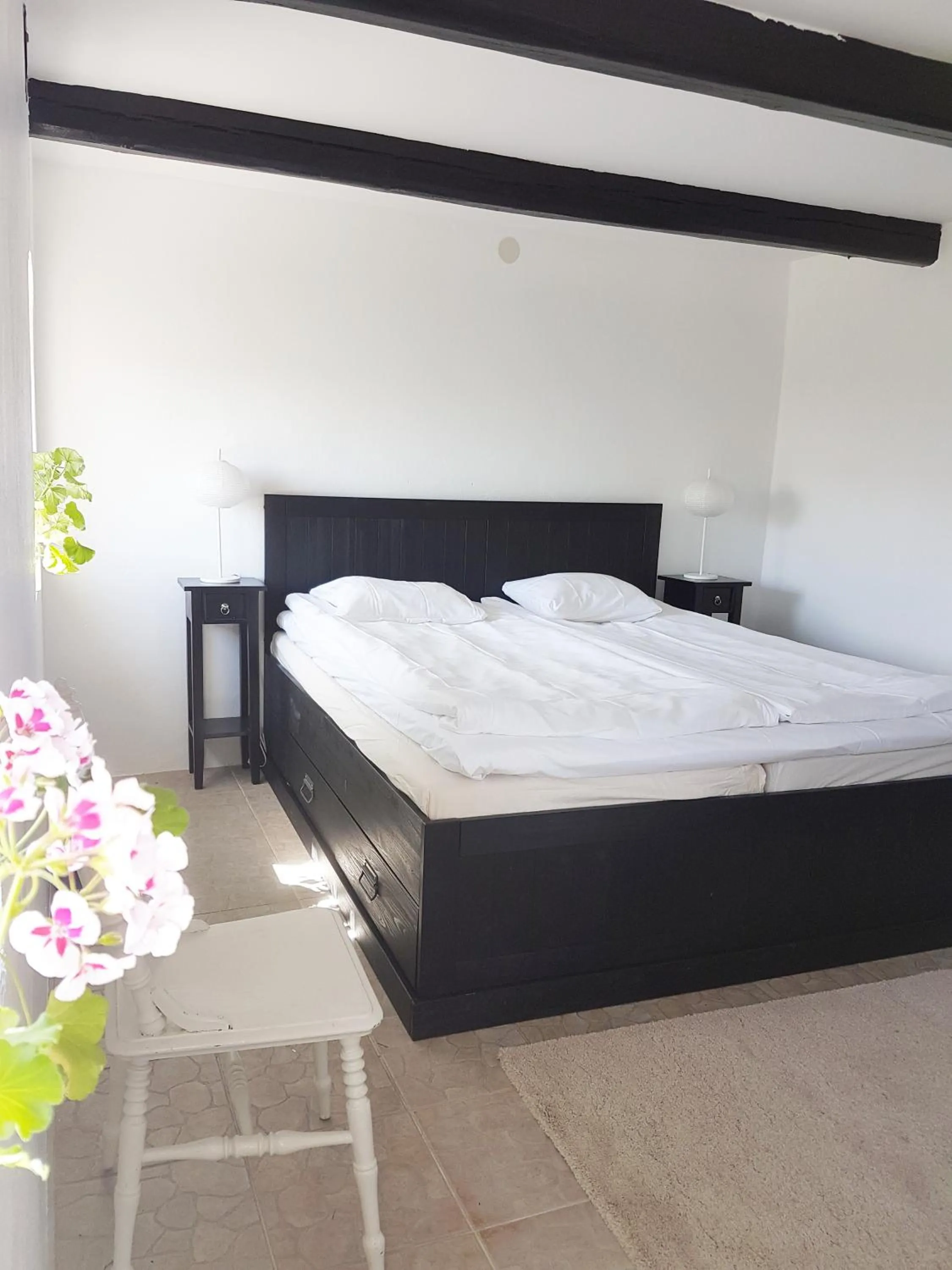 Bed in Gårdshotellet