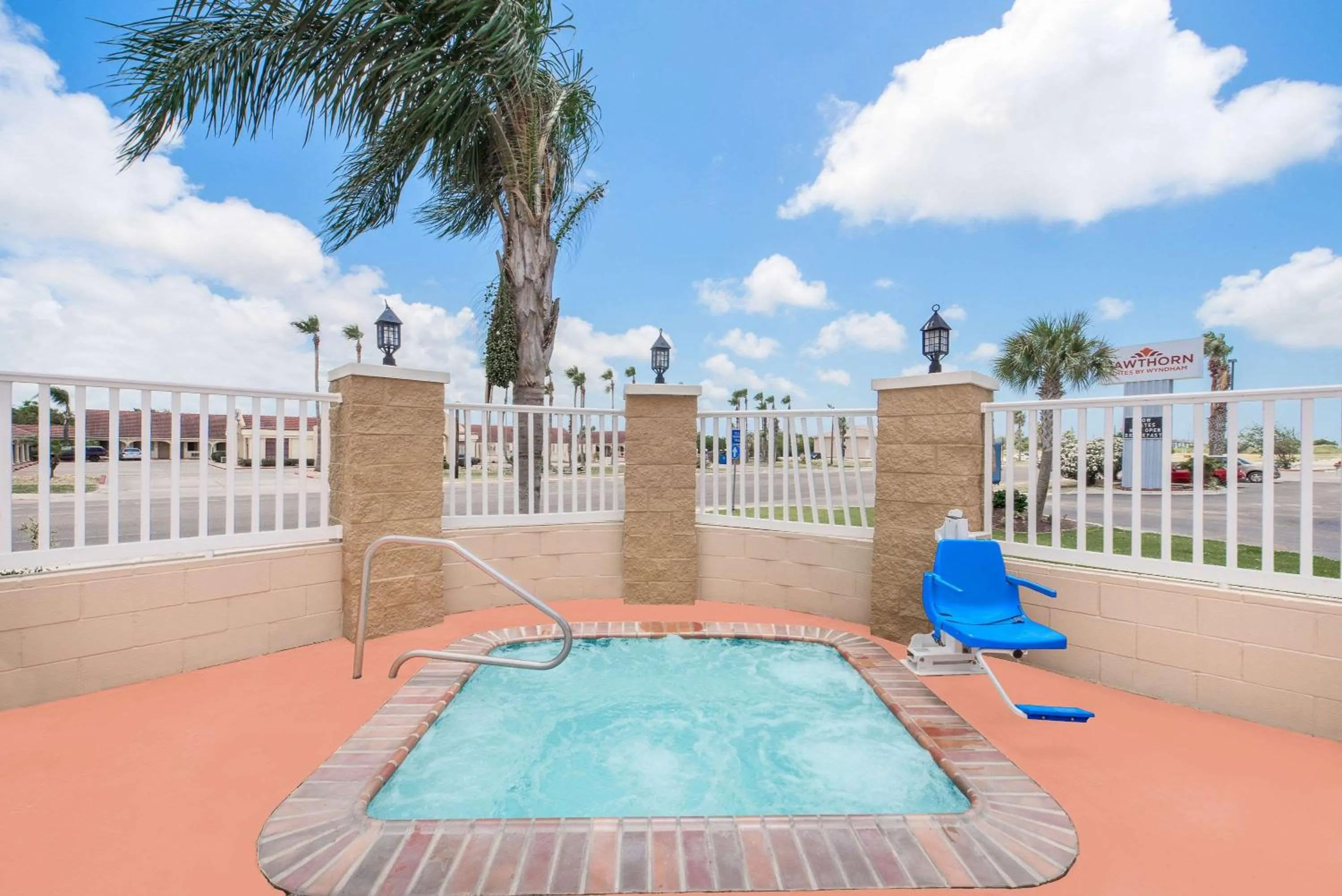 Hot Tub in Microtel Inn & Suites by Wyndham Corpus Christi/Aransas Pass