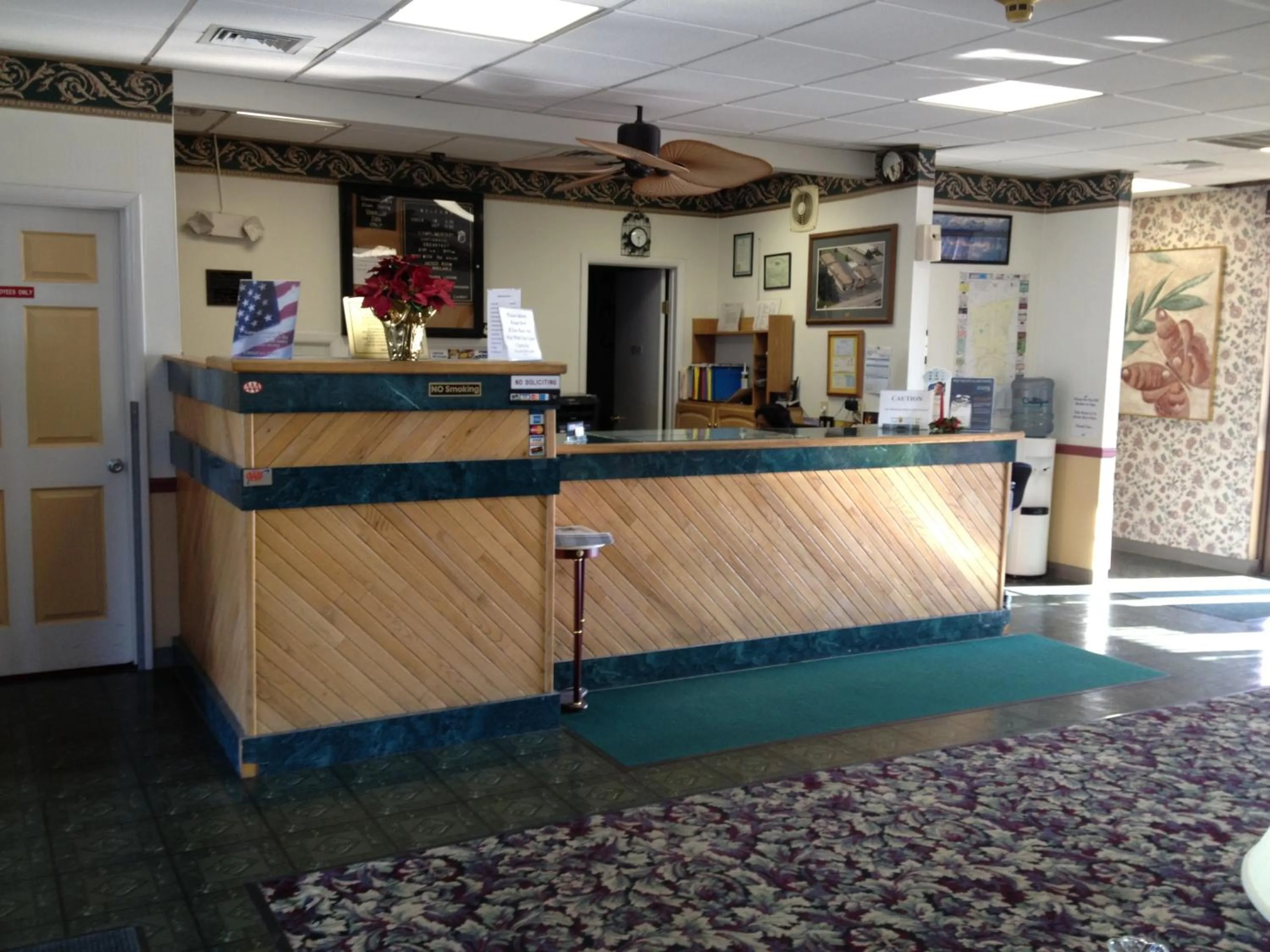 Lobby or reception in Super 8 by Wyndham Carlisle North