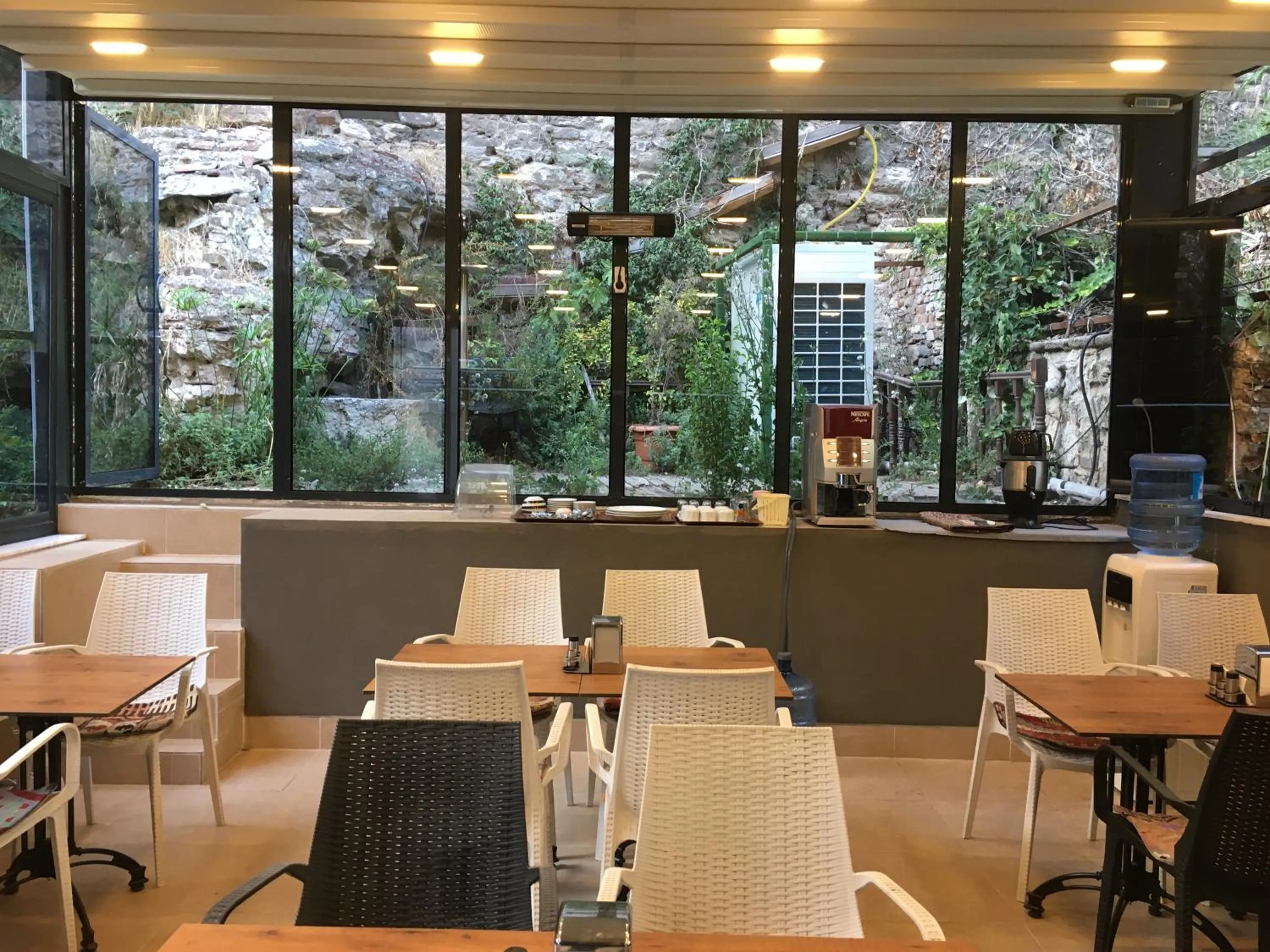 Spring, Restaurant/Places to Eat in Nuray Hotel
