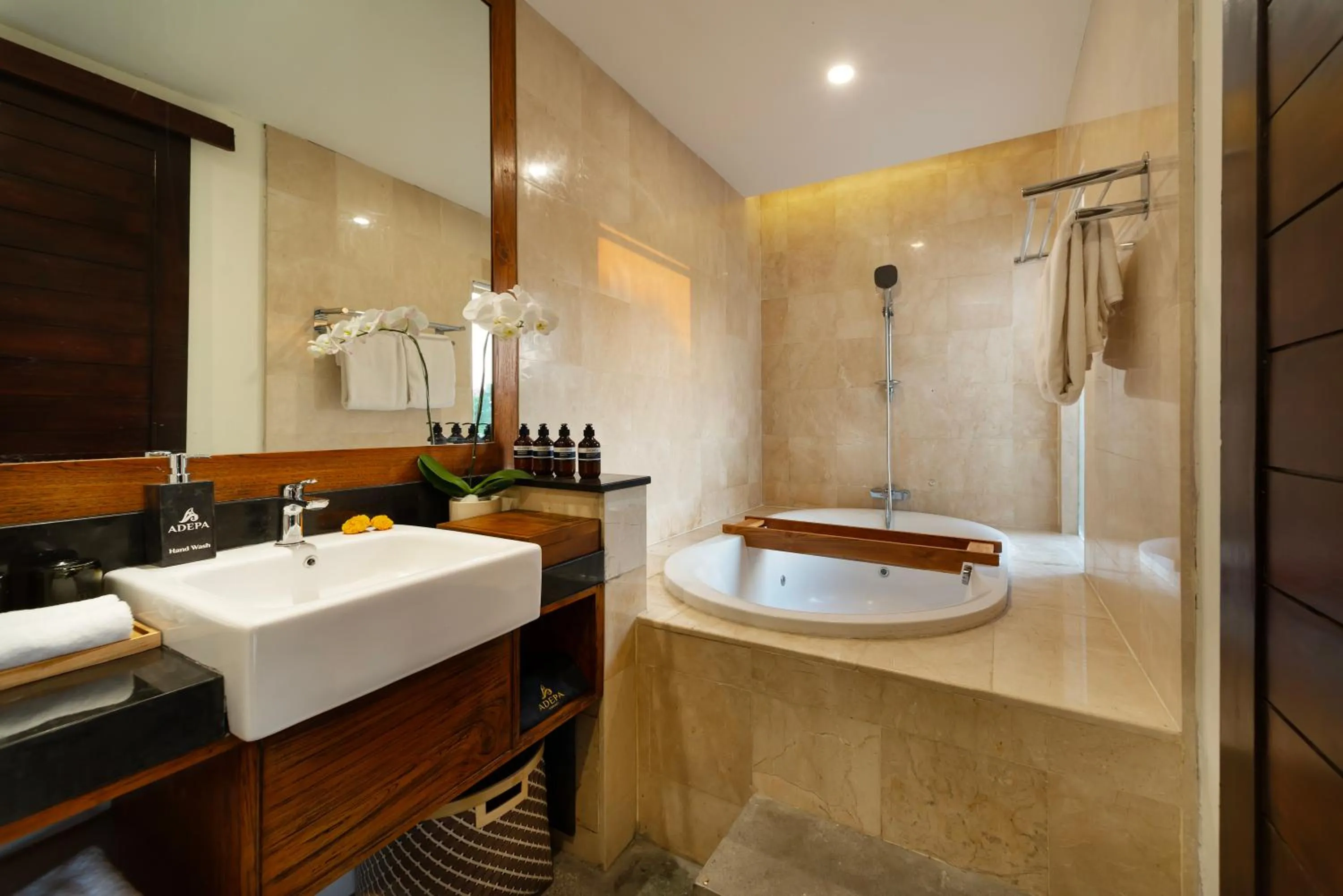 Hot Tub in Adepa Resort