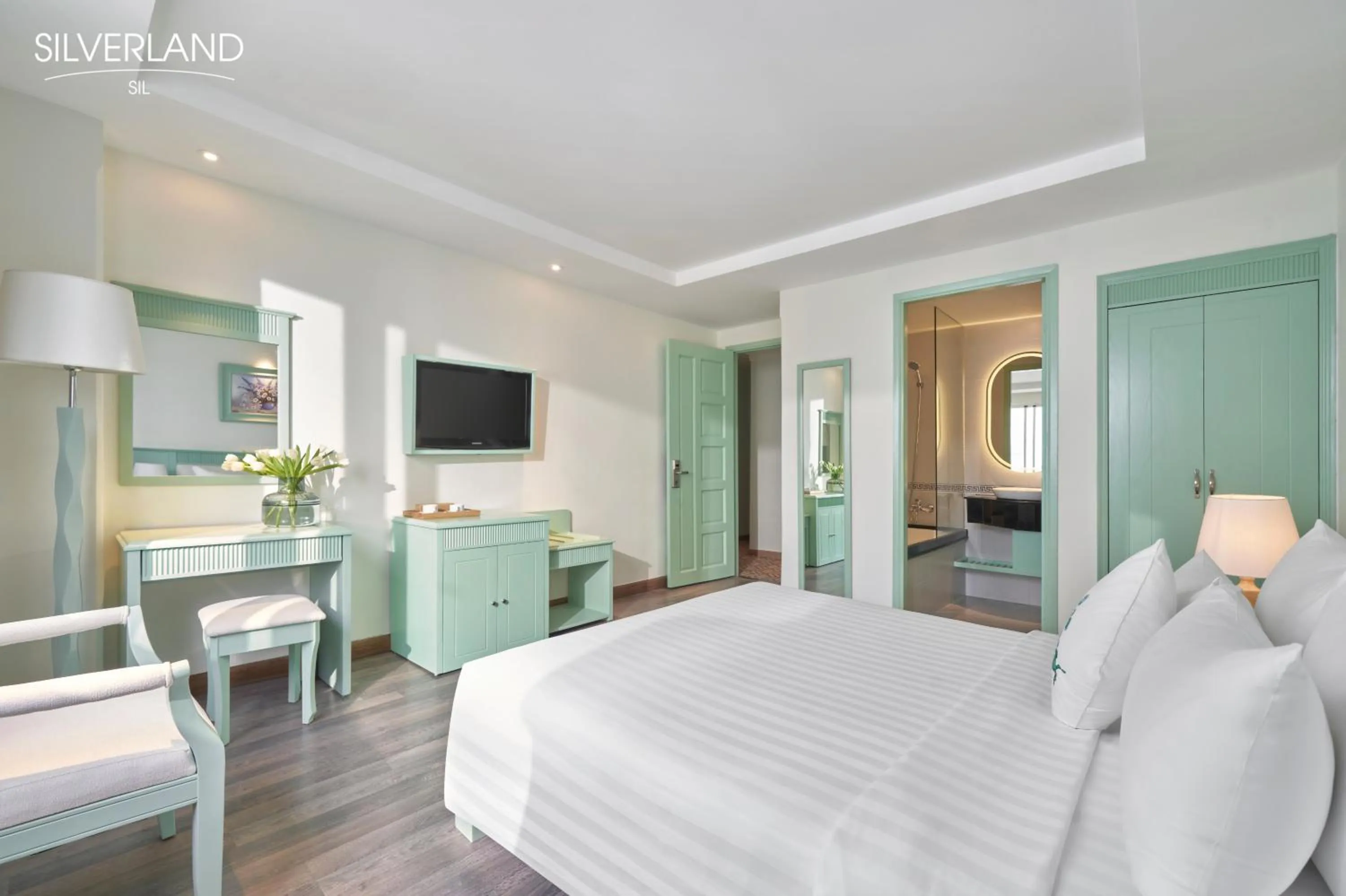 Bedroom, Bed in Silverland Sil Hotel