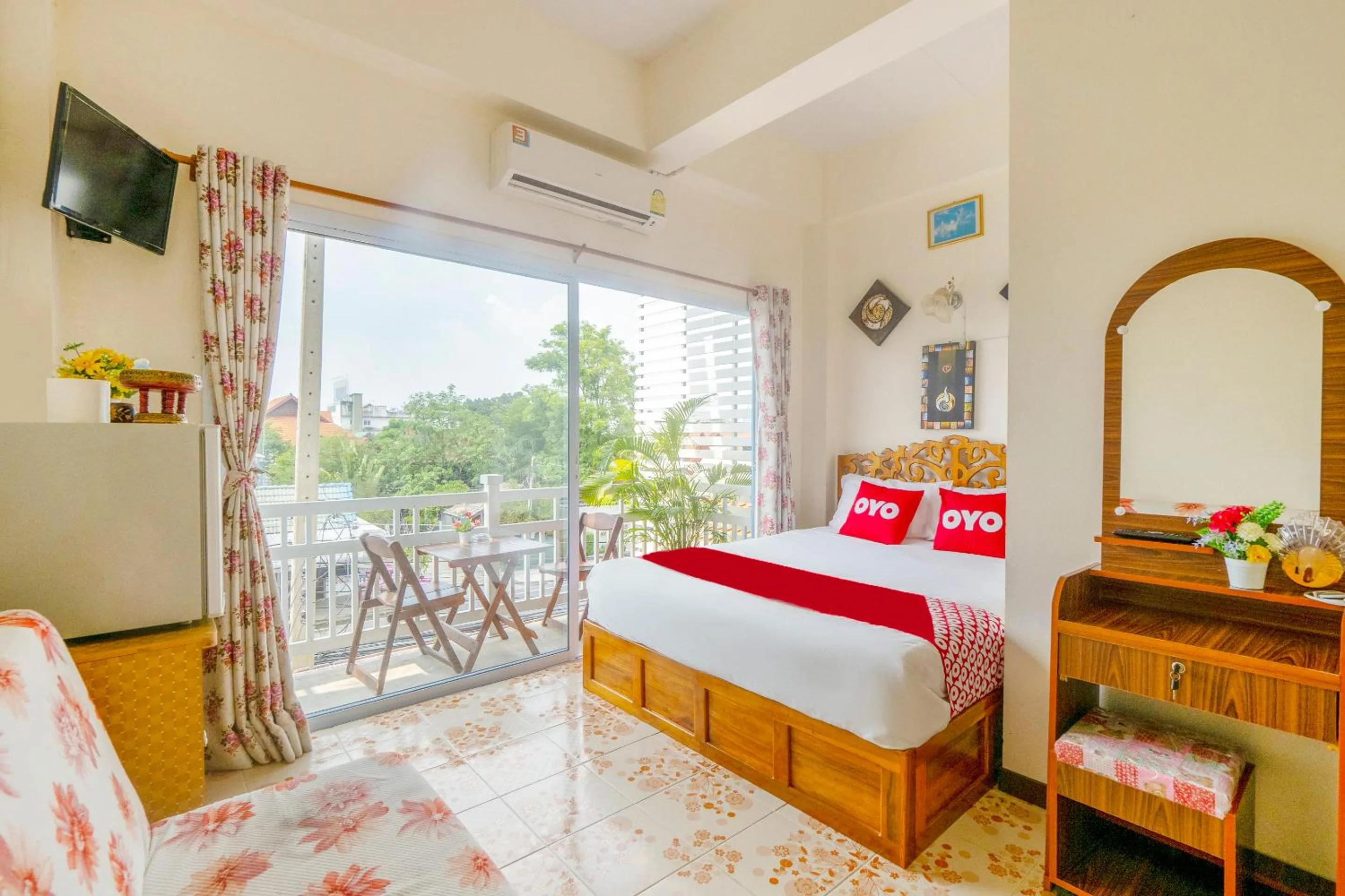 Bedroom in OYO 906 Bann One Love