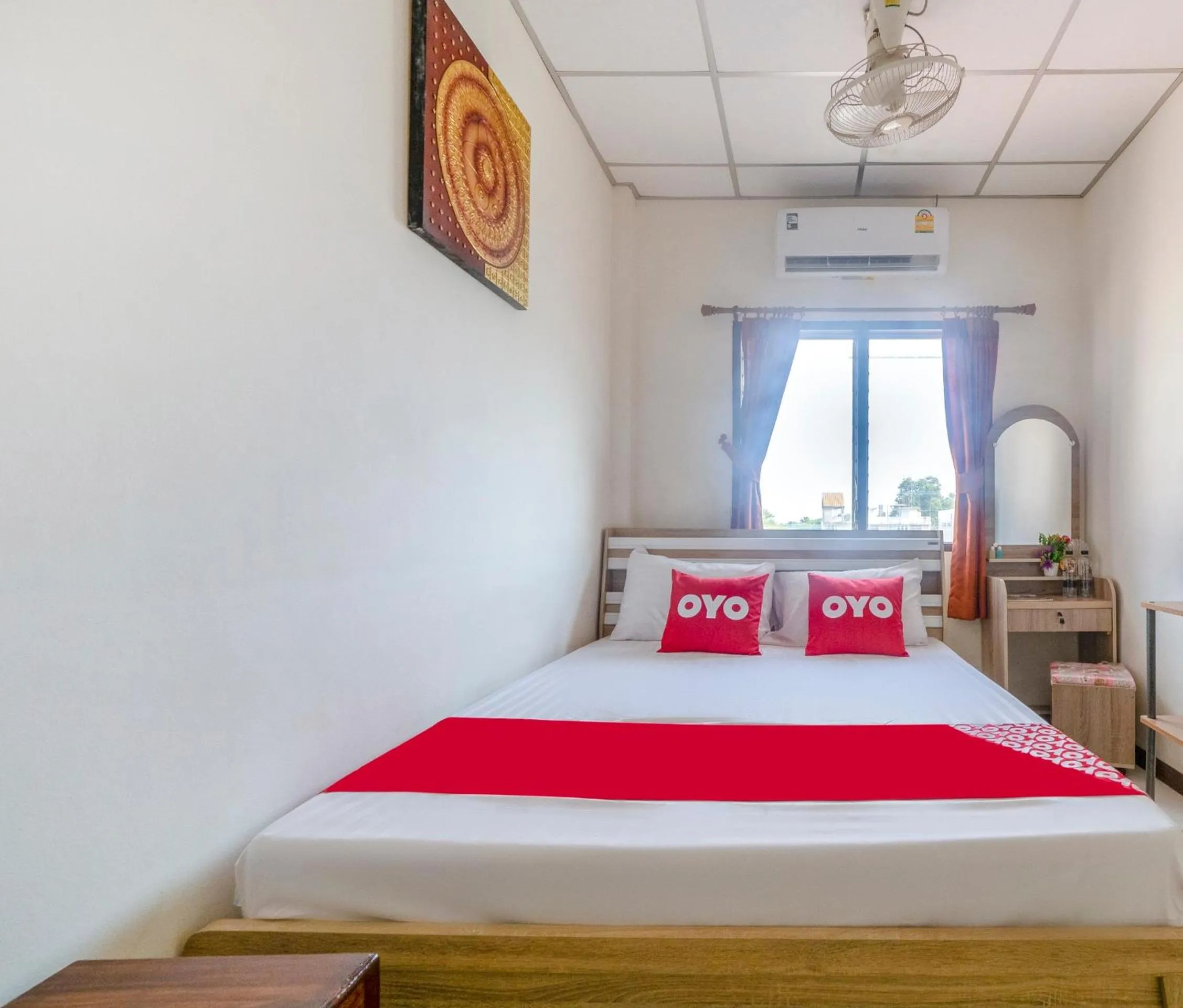 Bedroom, Room Photo in OYO 906 Bann One Love