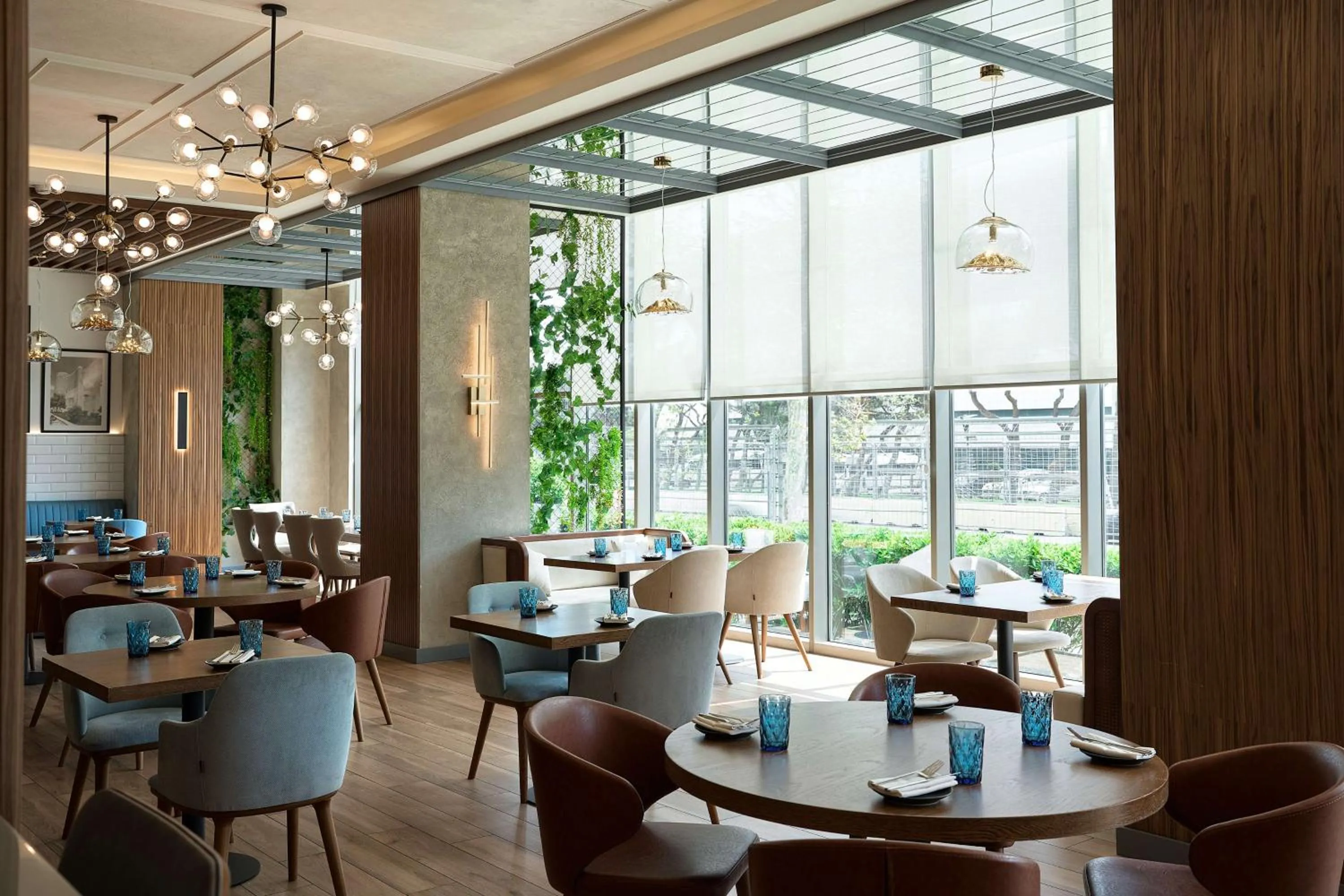 Restaurant/places to eat in Radisson Hotel Baku