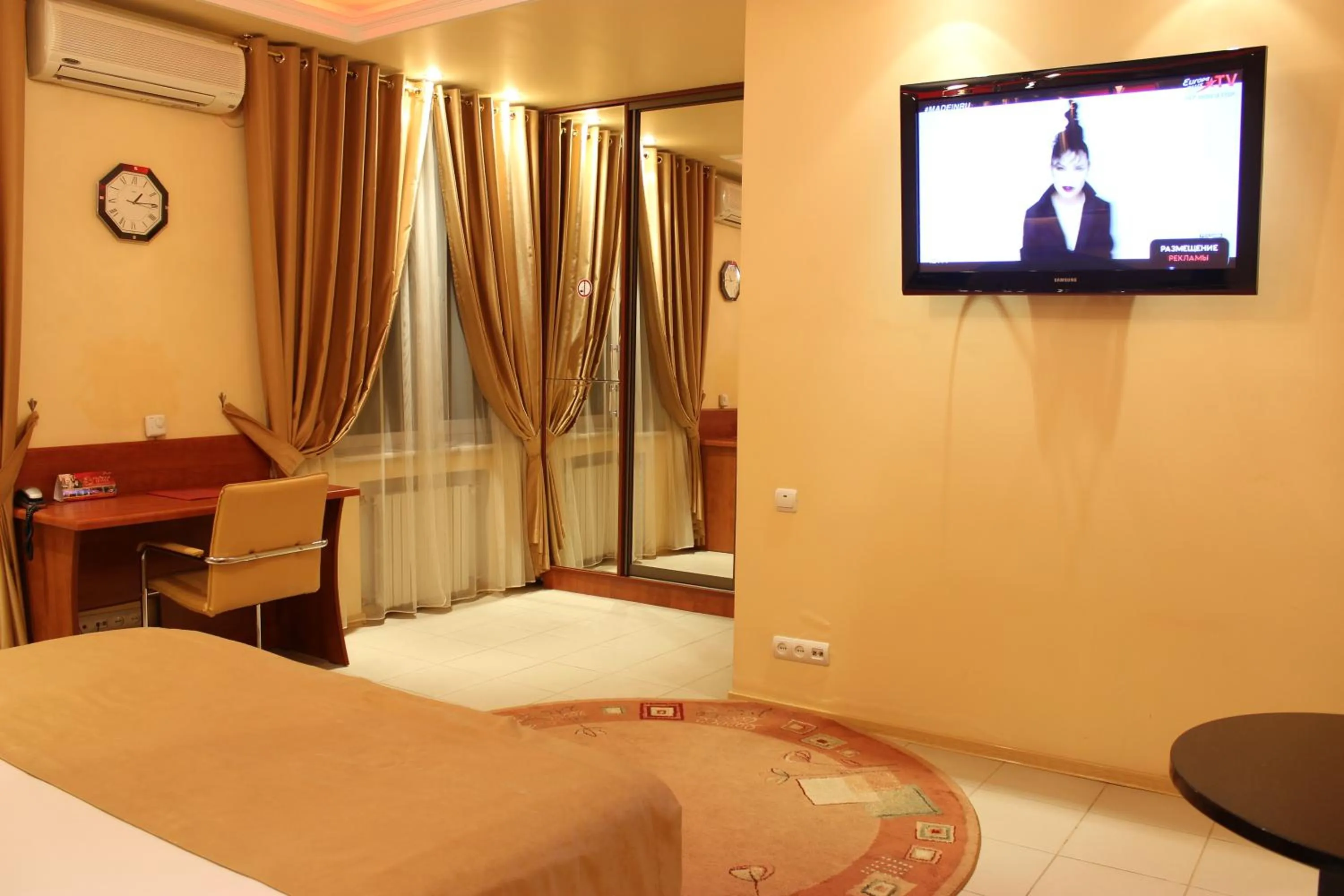 TV and multimedia, Bed in Prestige apart-hotel