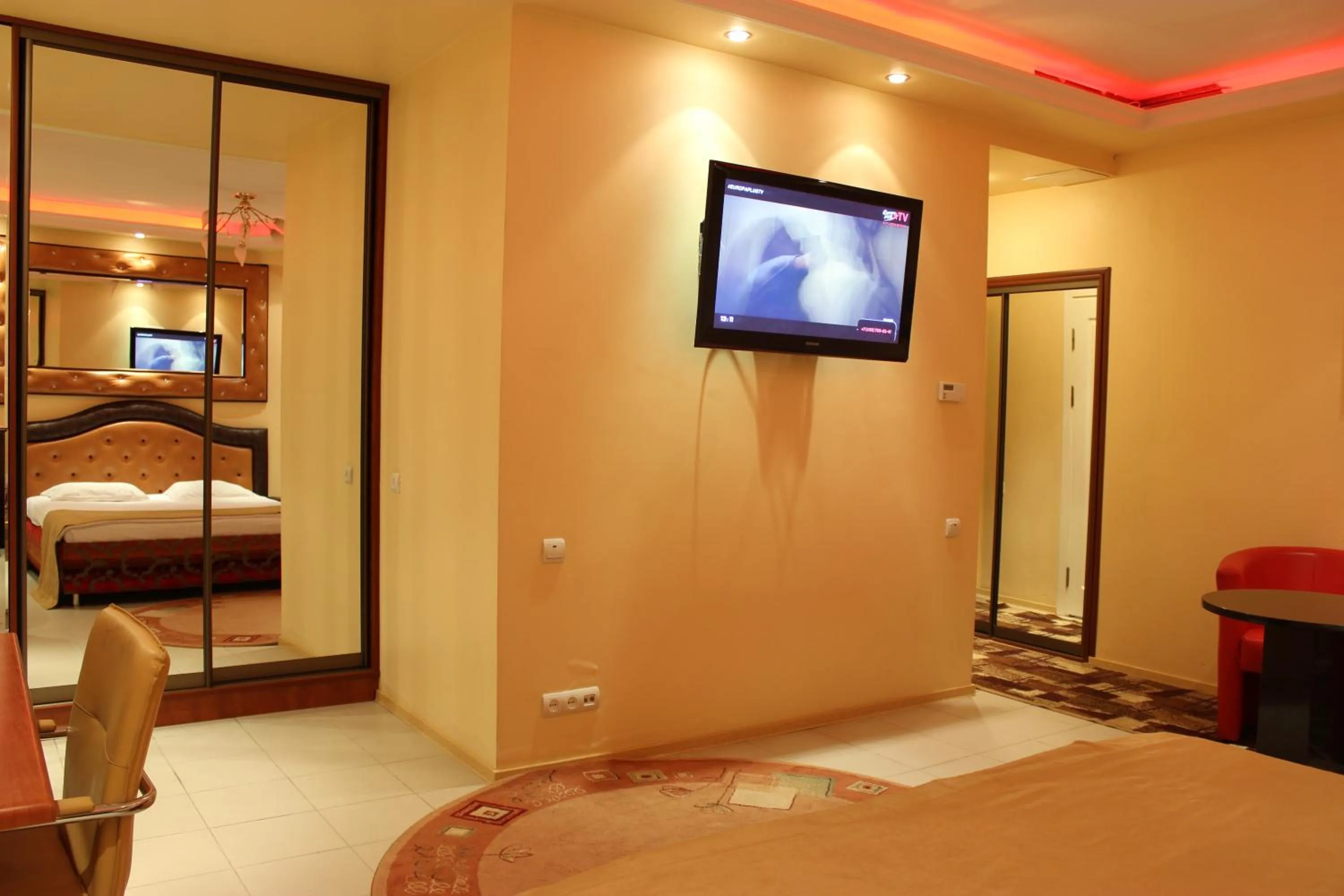 TV and multimedia, Bed in Prestige apart-hotel