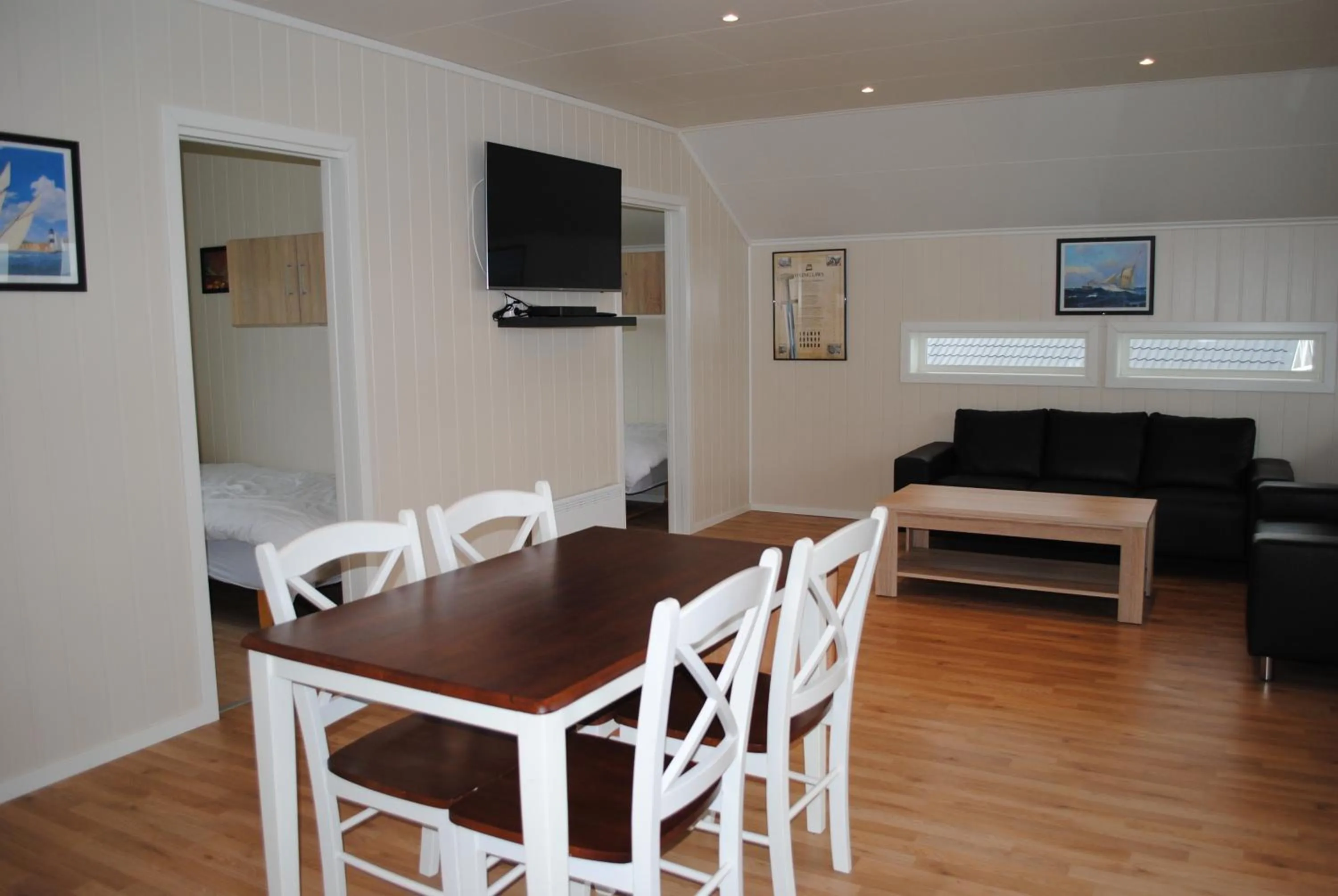 TV and multimedia in Furoy Hotel Apartments and Boating