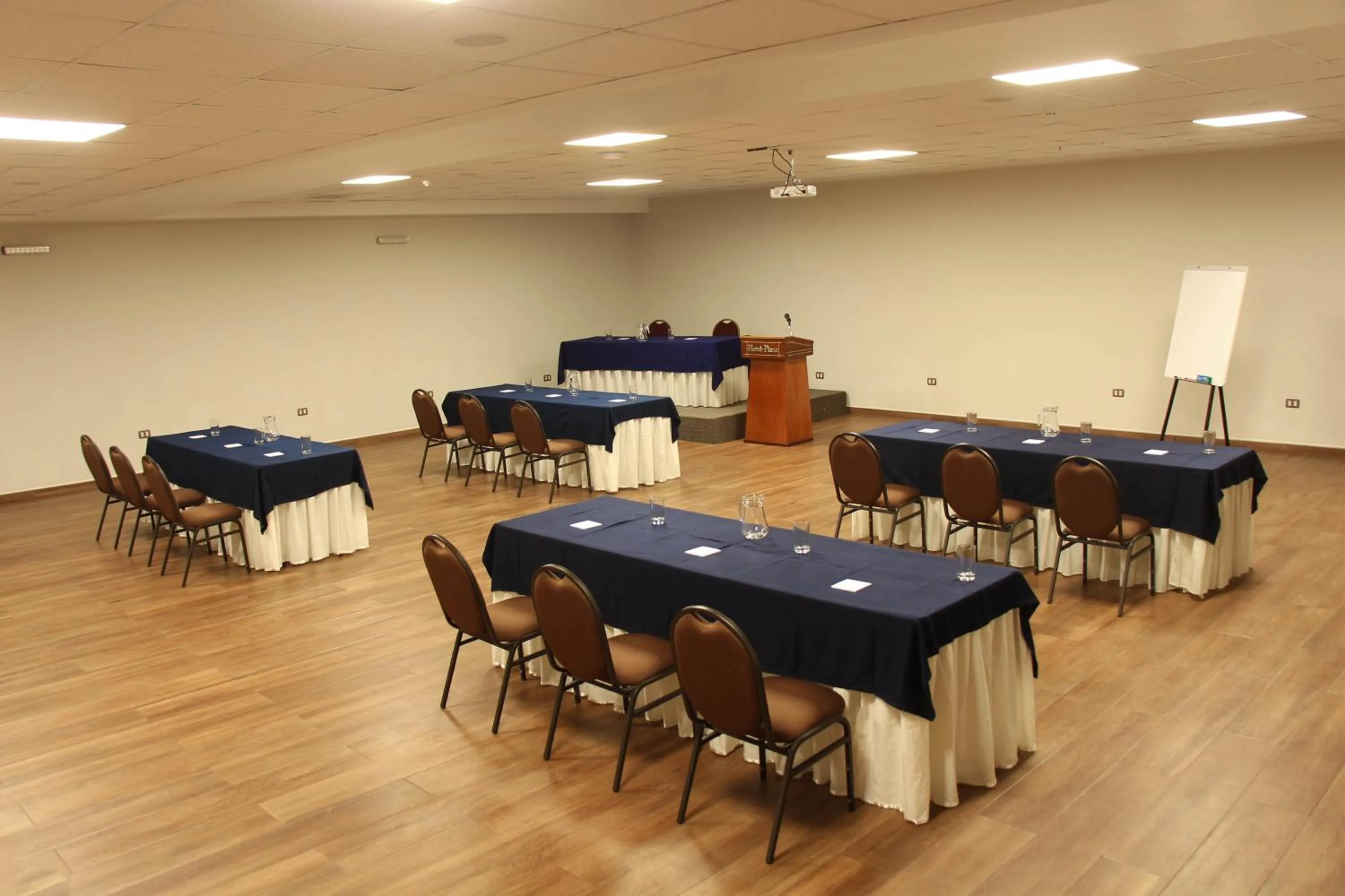 Meeting/conference room in Hotel Unu