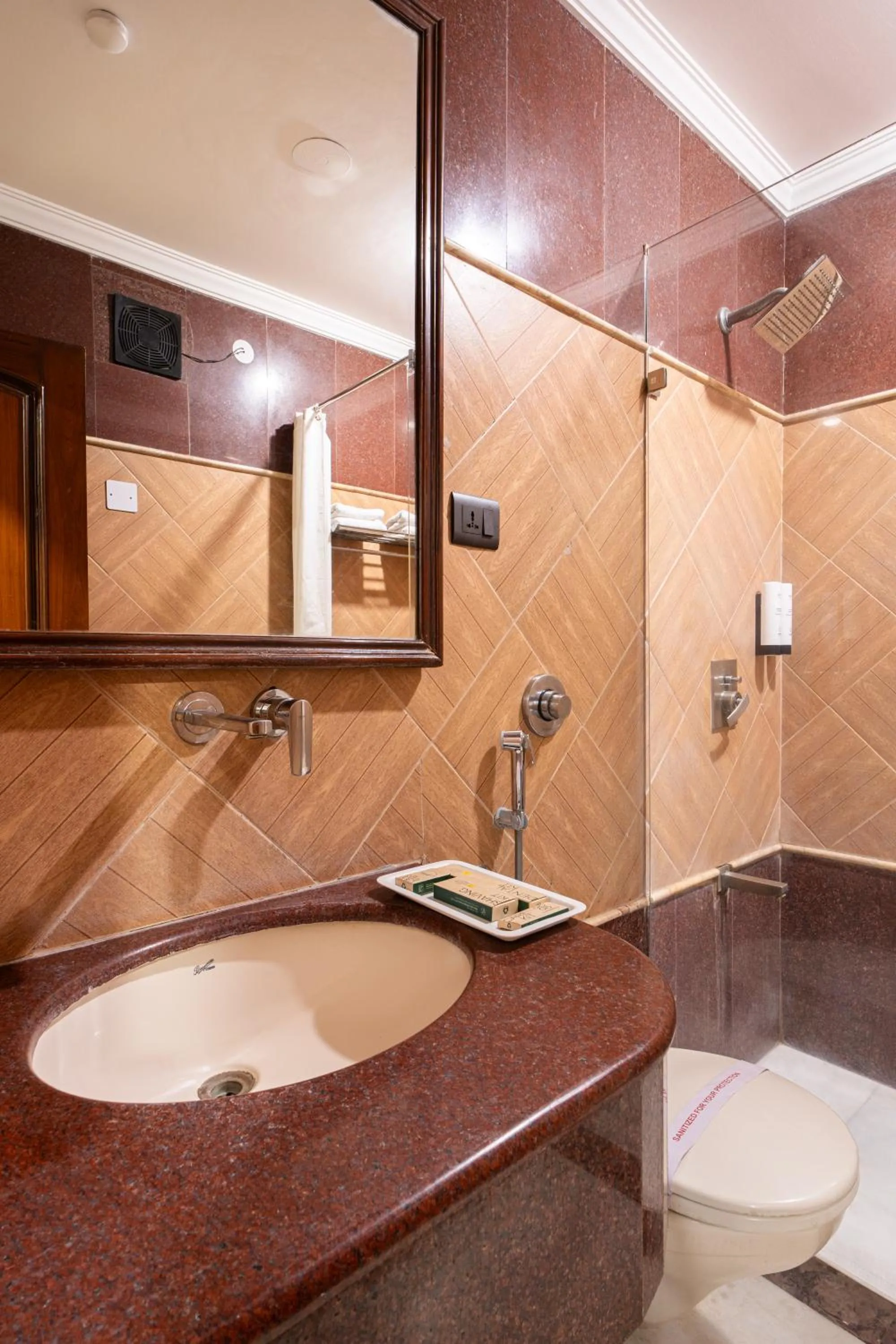 Bathroom in Hotel Sunstar Grand