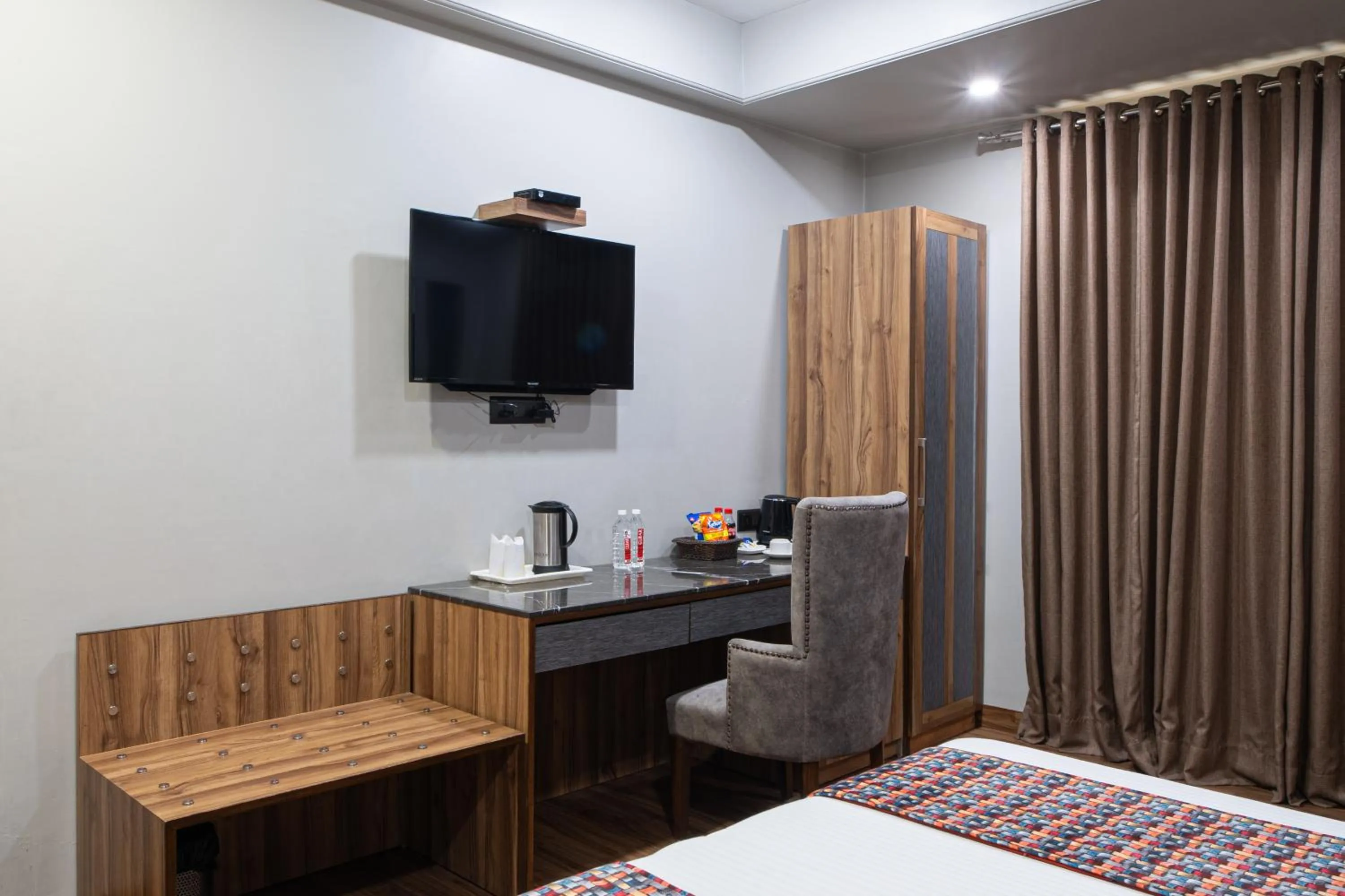 TV and multimedia, Bed in Hotel Sunstar Grand