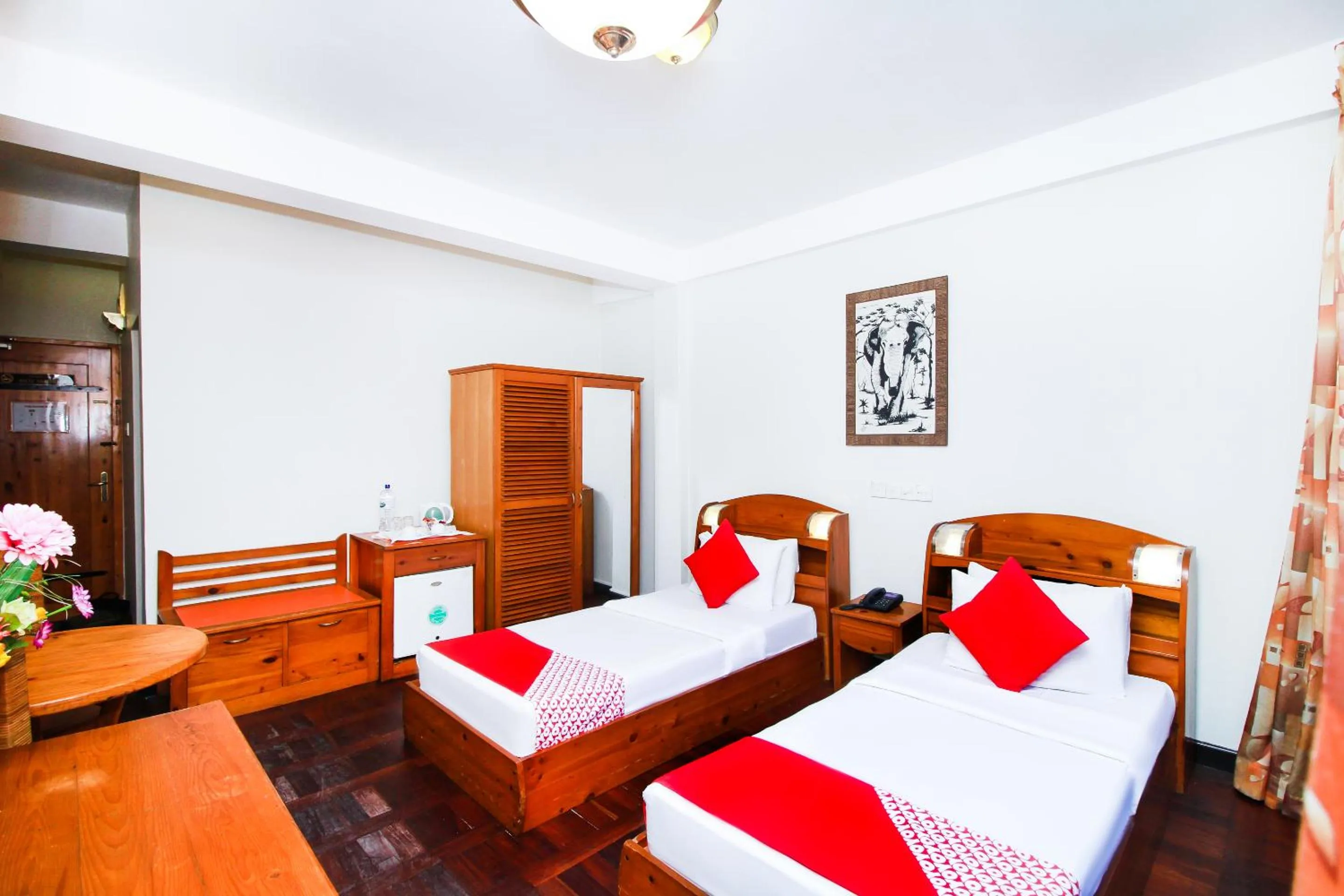 Bedroom, Bed in Omega Regency Colombo