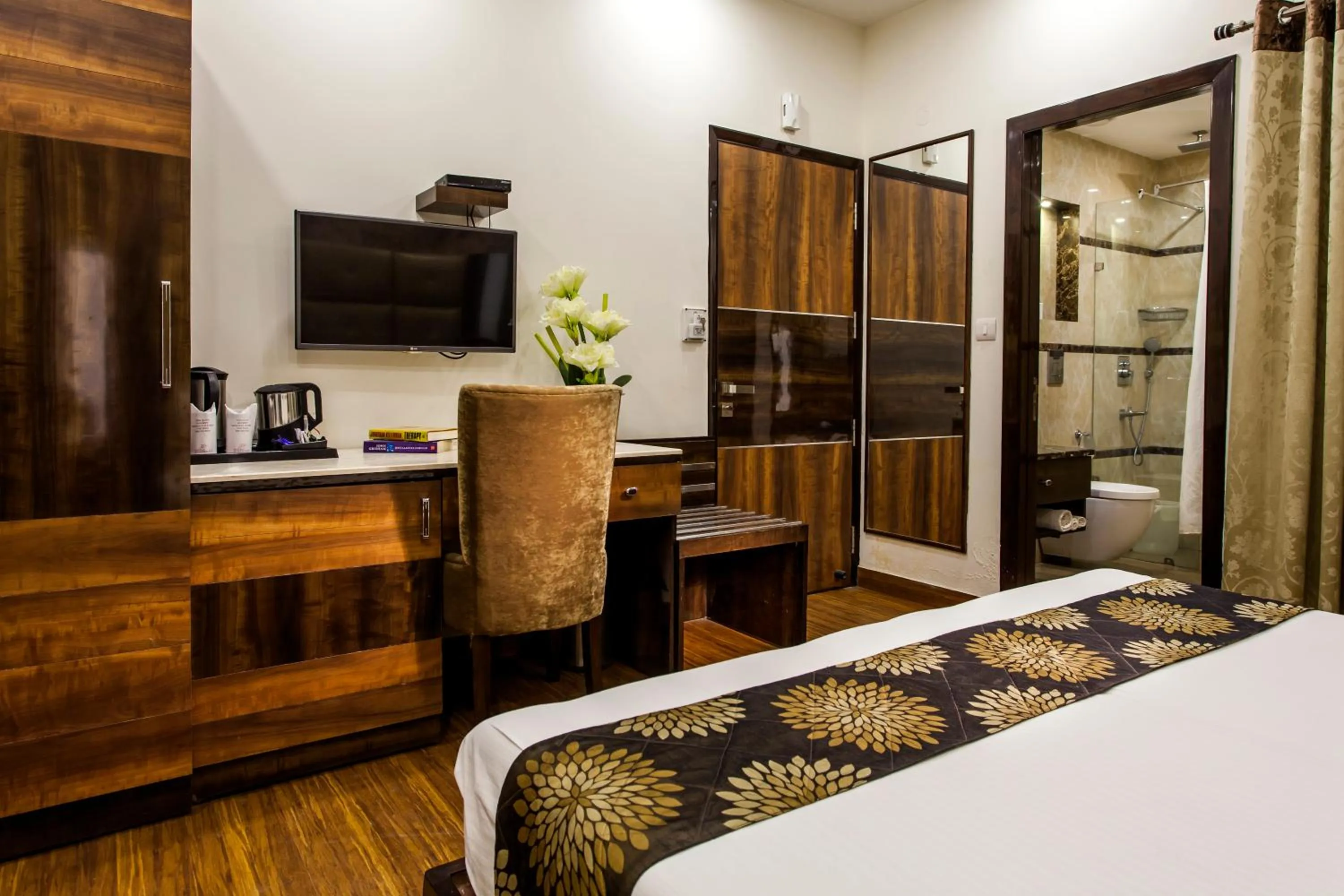 TV and multimedia, Bed in Hotel Sunstar Heritage