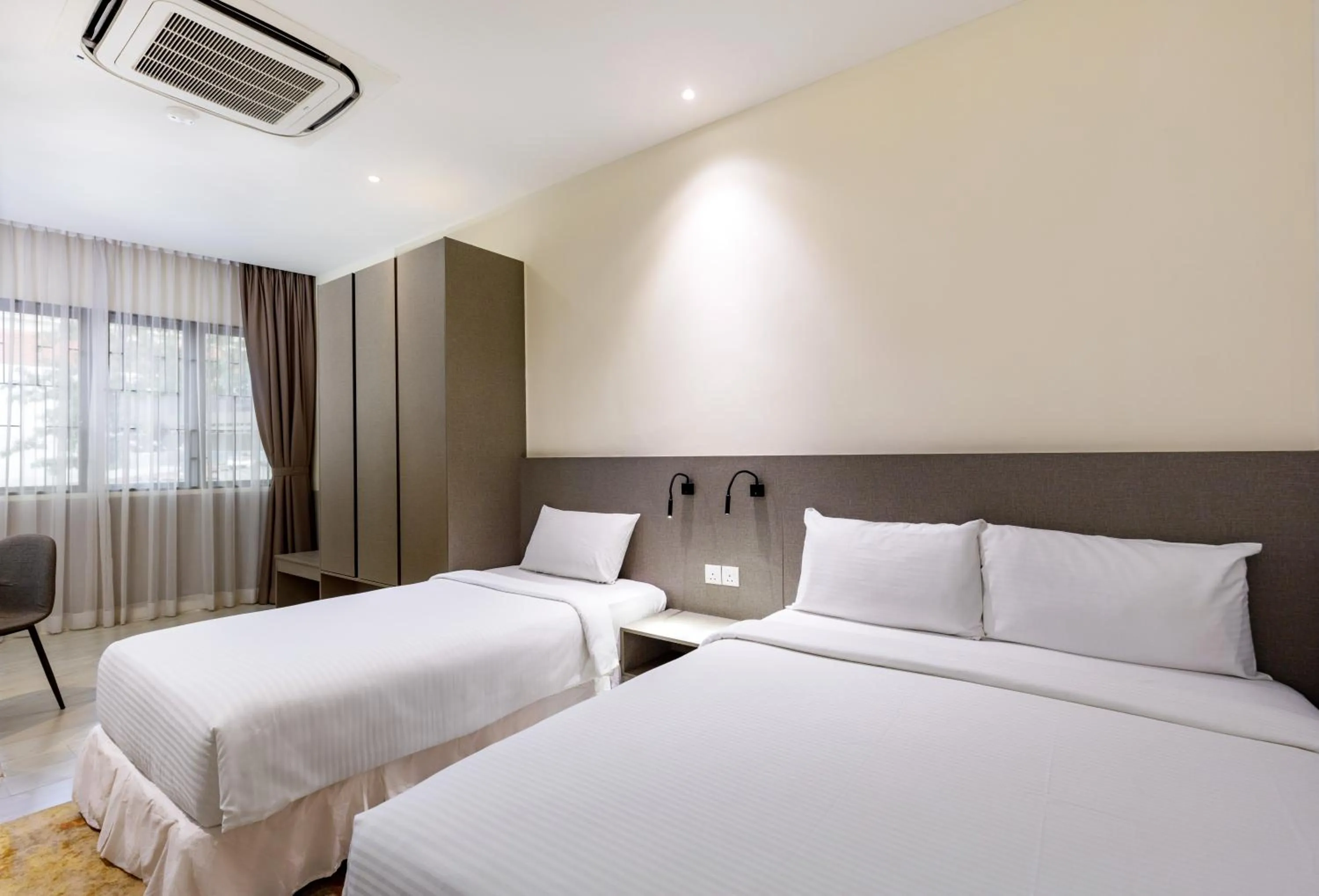 Bedroom, Bed in Hutton Central Hotel Managed by The Ascott Limited