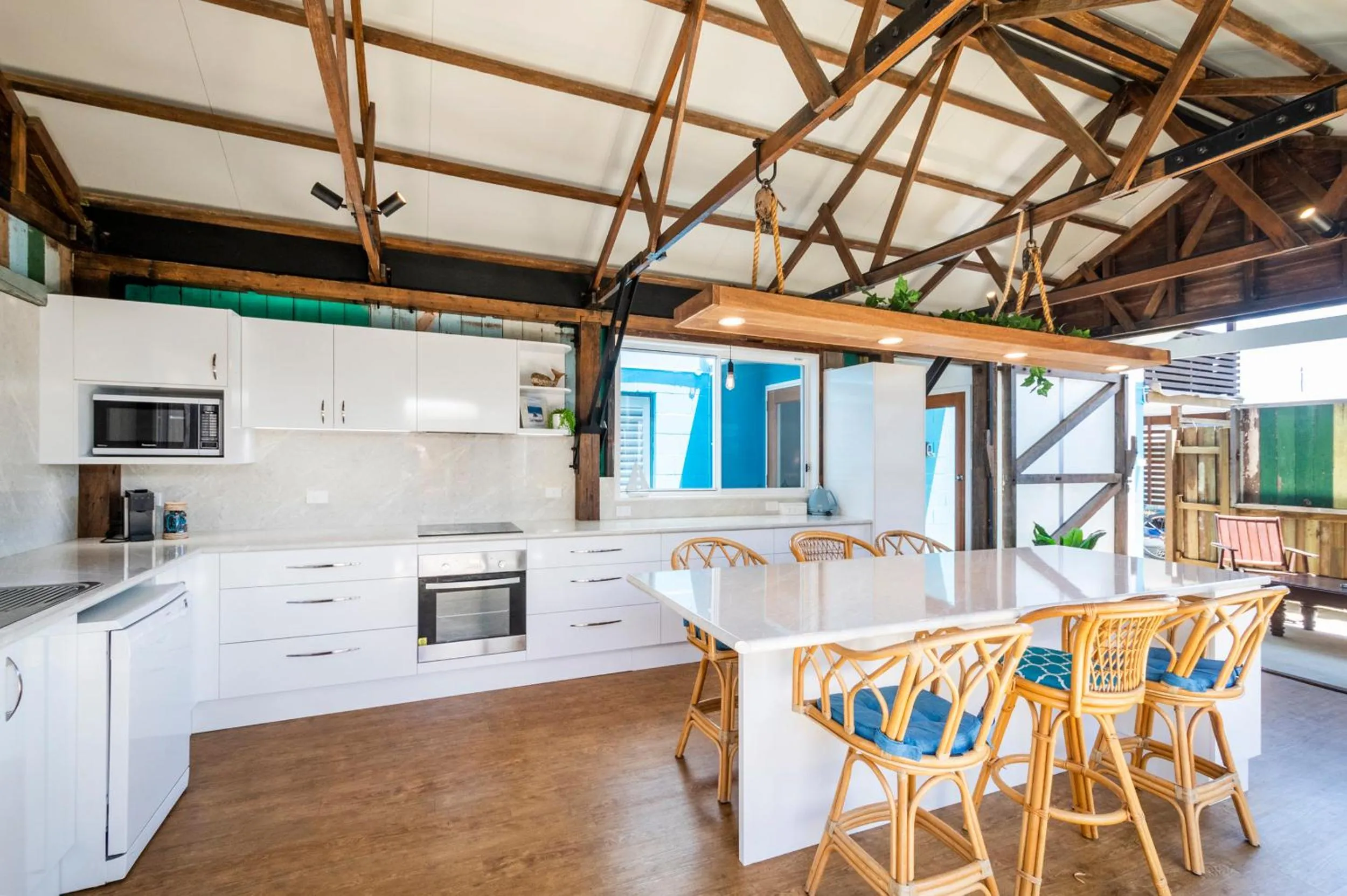 Kitchen or kitchenette in Blue River Apartments