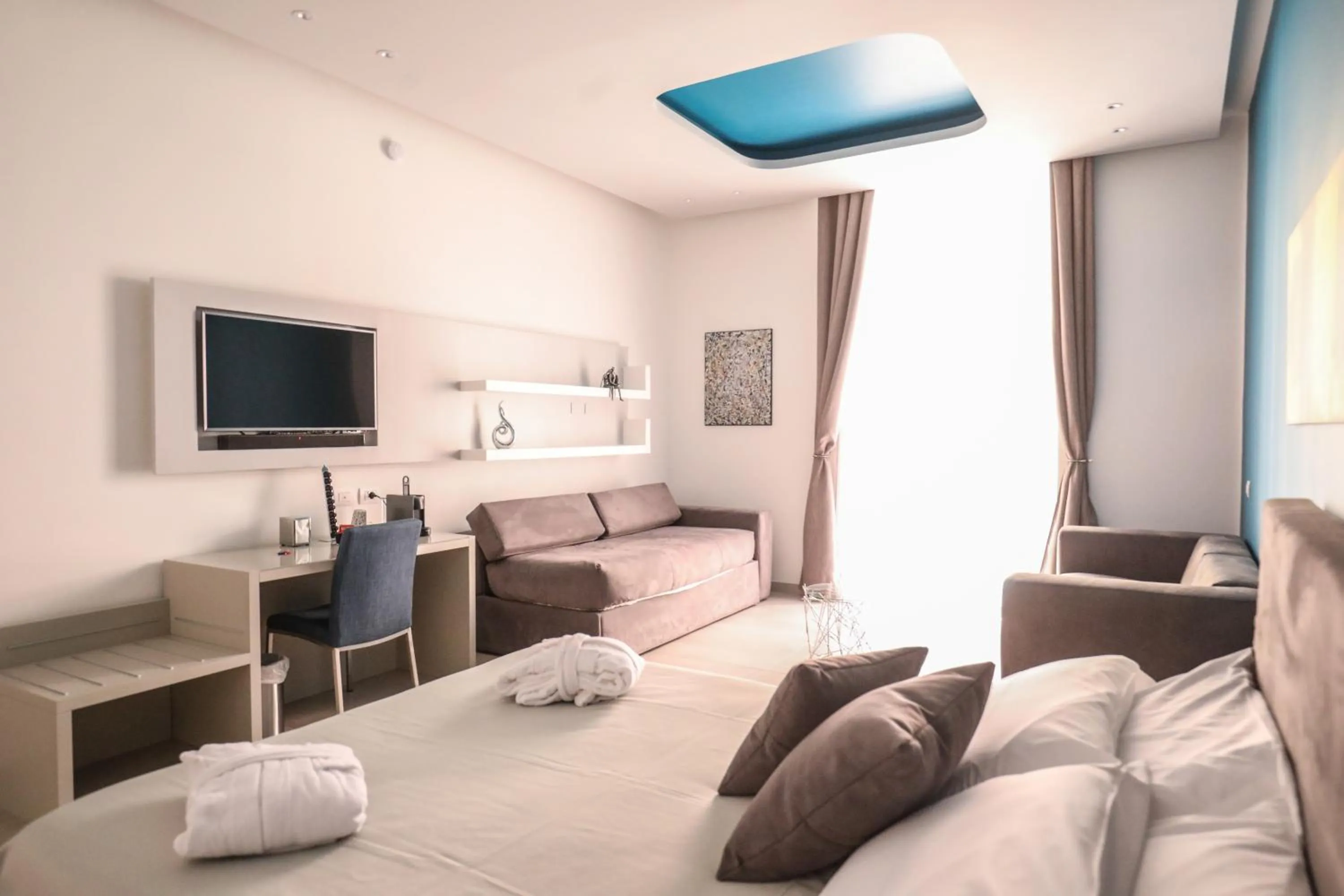 Bed in Toledo 16 Luxury Suites