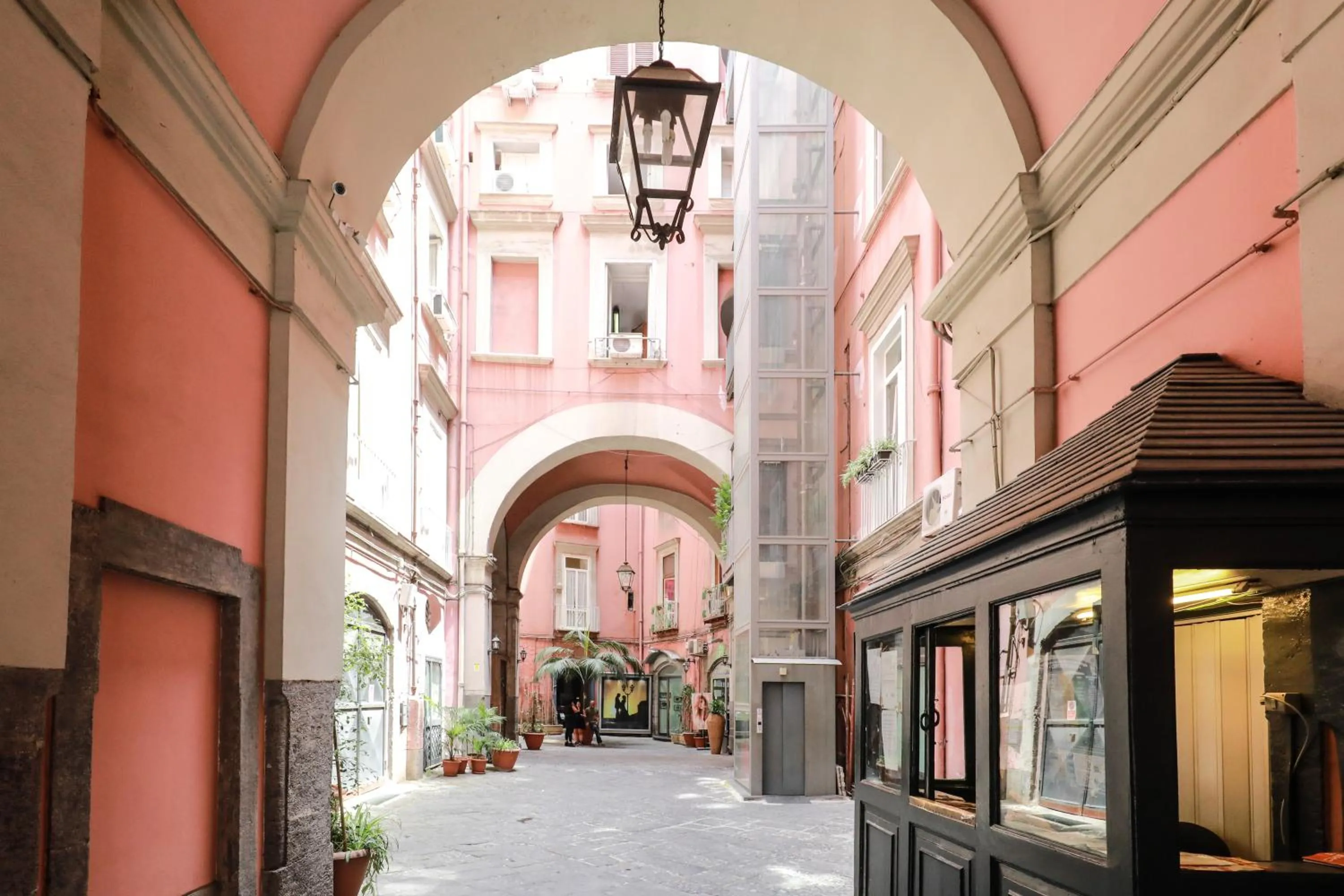 Toledo 16 Luxury Suites