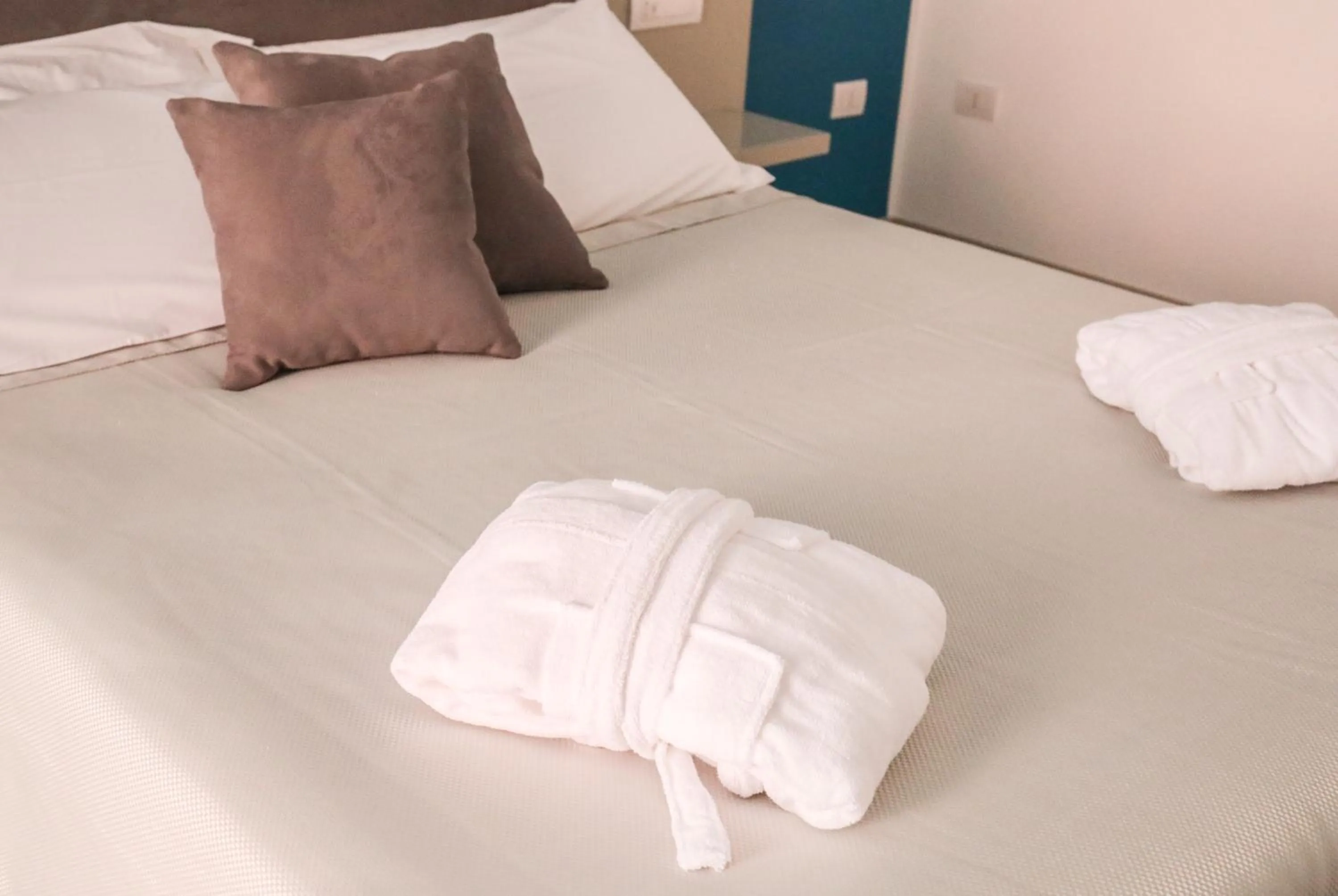 Bed in Toledo 16 Luxury Suites