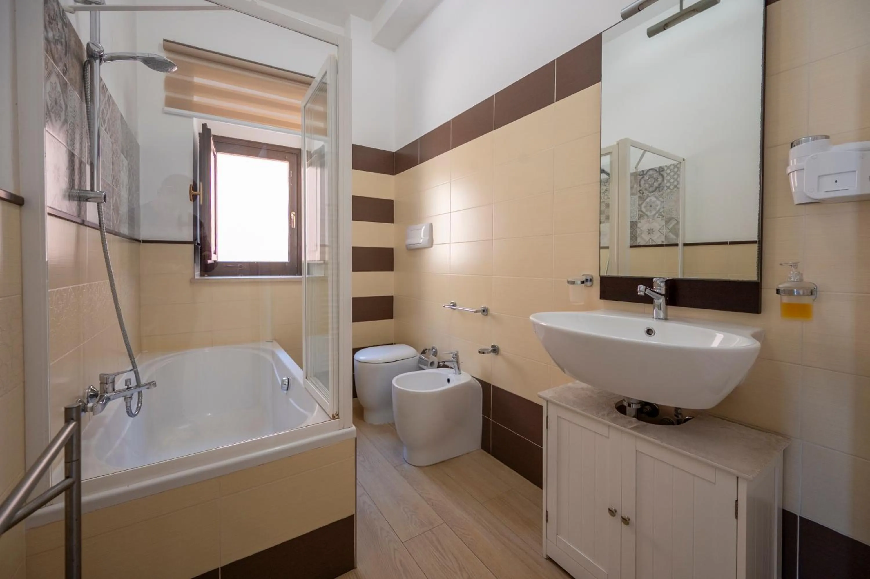 Shower in Zanzibar - Charming Rooms and Apartments