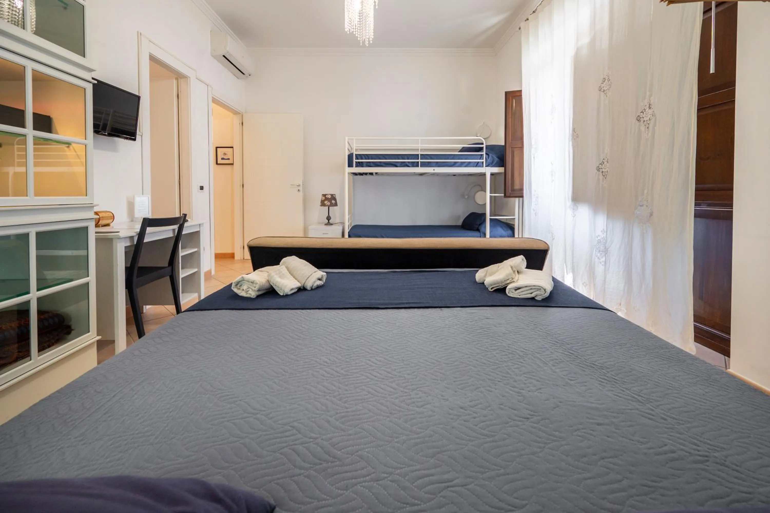 Bed in Zanzibar - Charming Rooms and Apartments