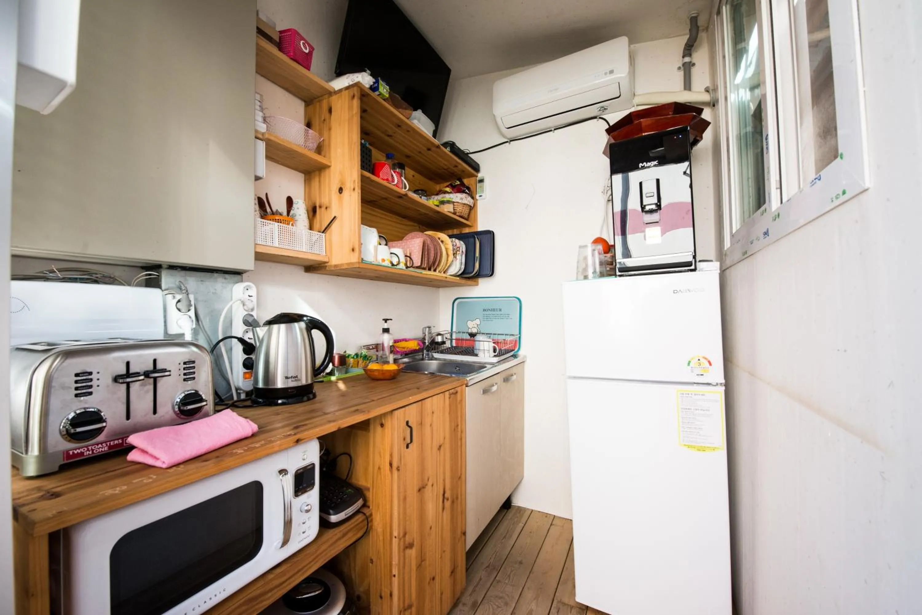 Coffee/tea facilities in Starlight Rest Area