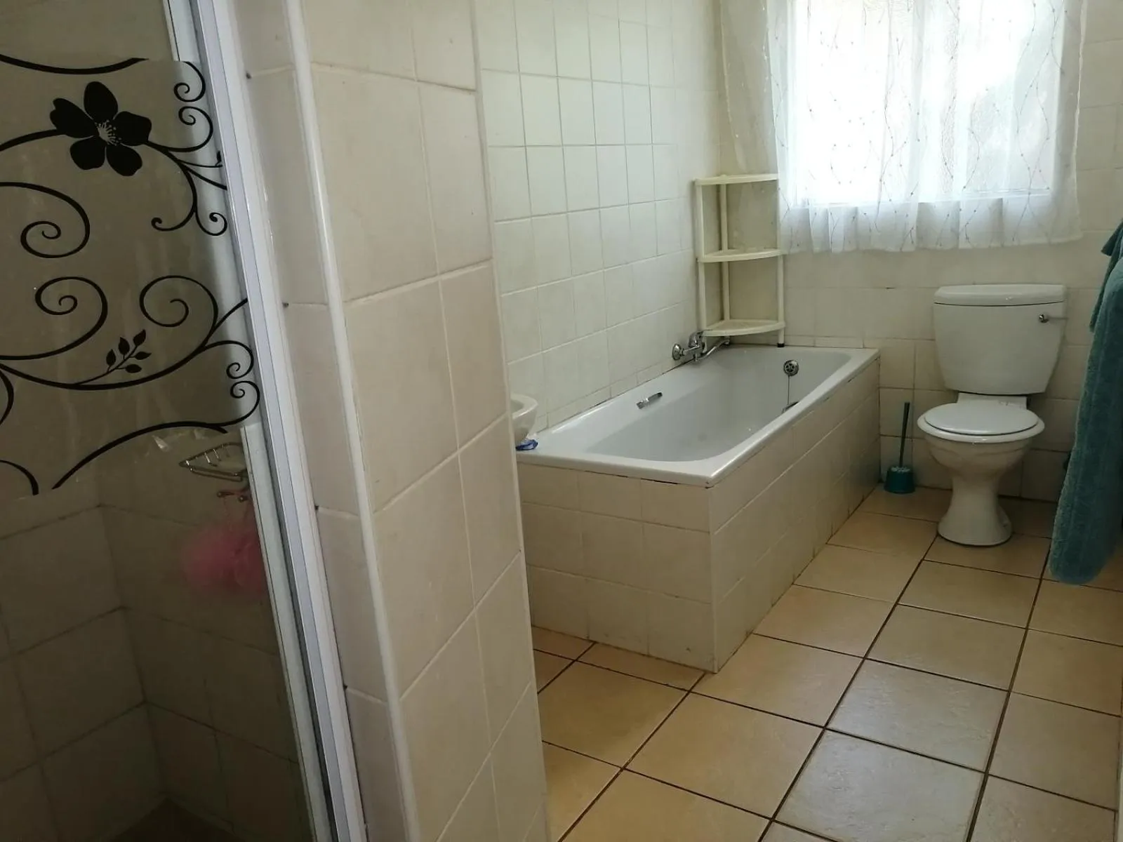 Bathroom in Bell Park Self Catering