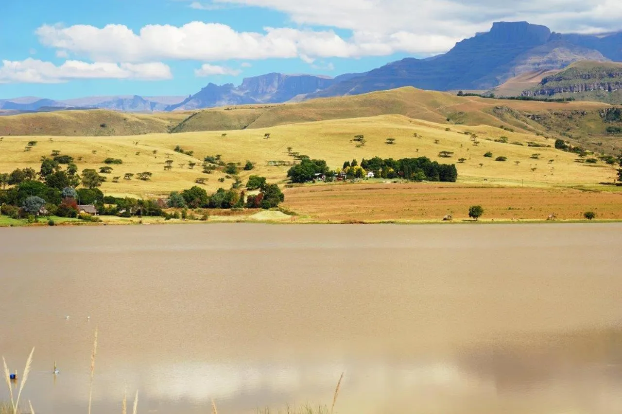 Lake view in Bell Park Self Catering