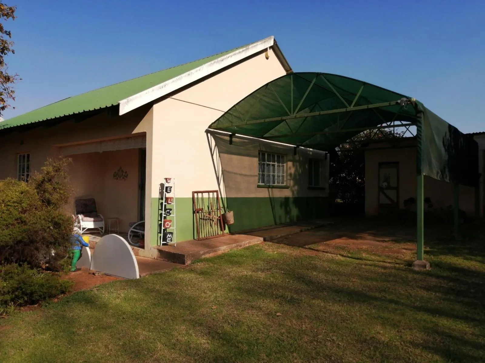 Property building in Bell Park Self Catering