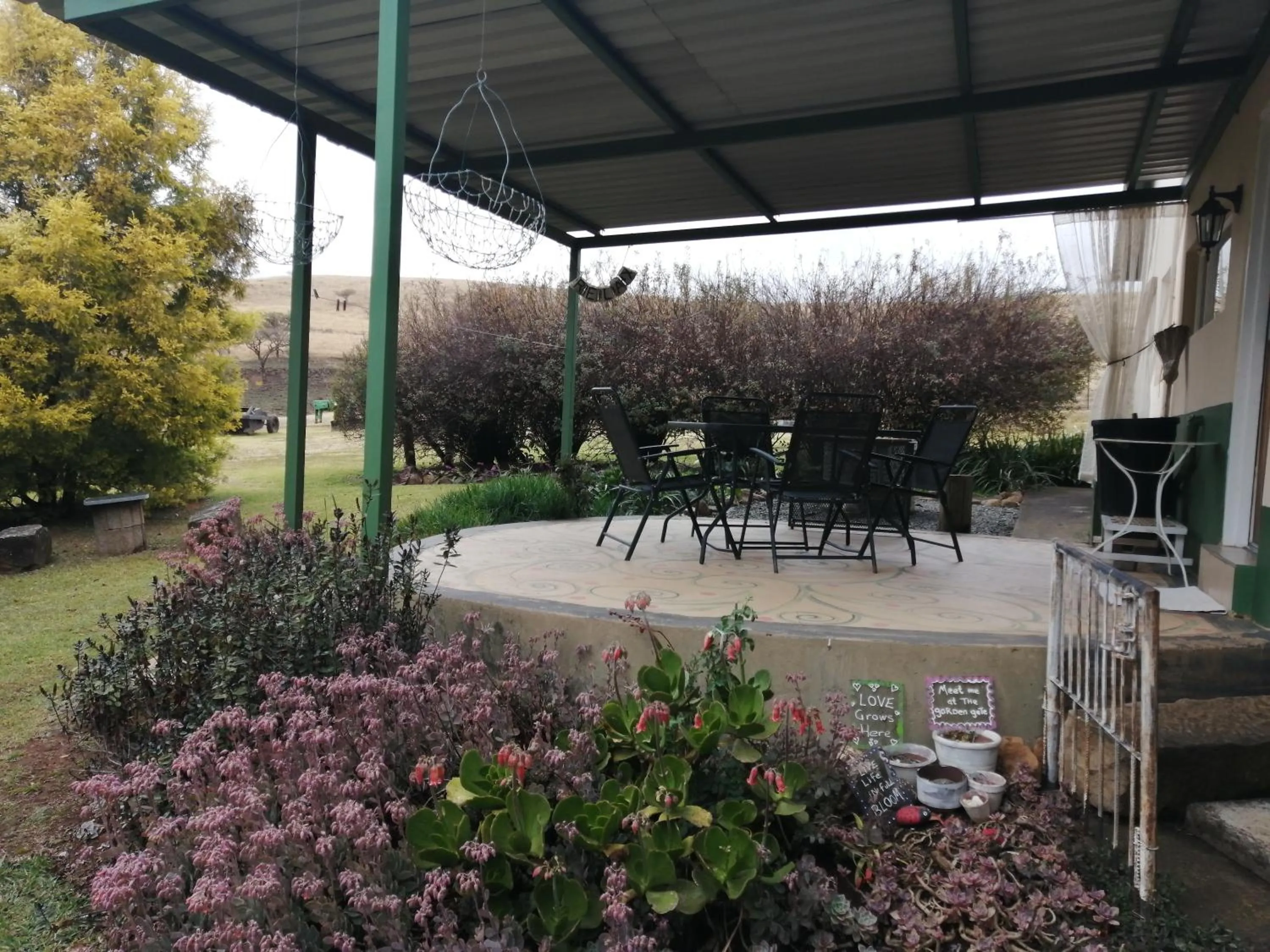 Garden view in Bell Park Self Catering