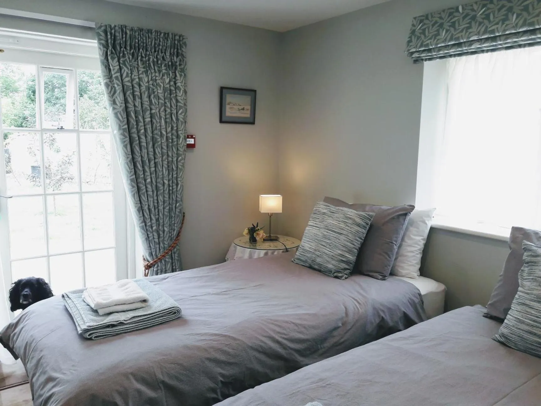 Communal lounge/ TV room, Bed in Clock House B&B