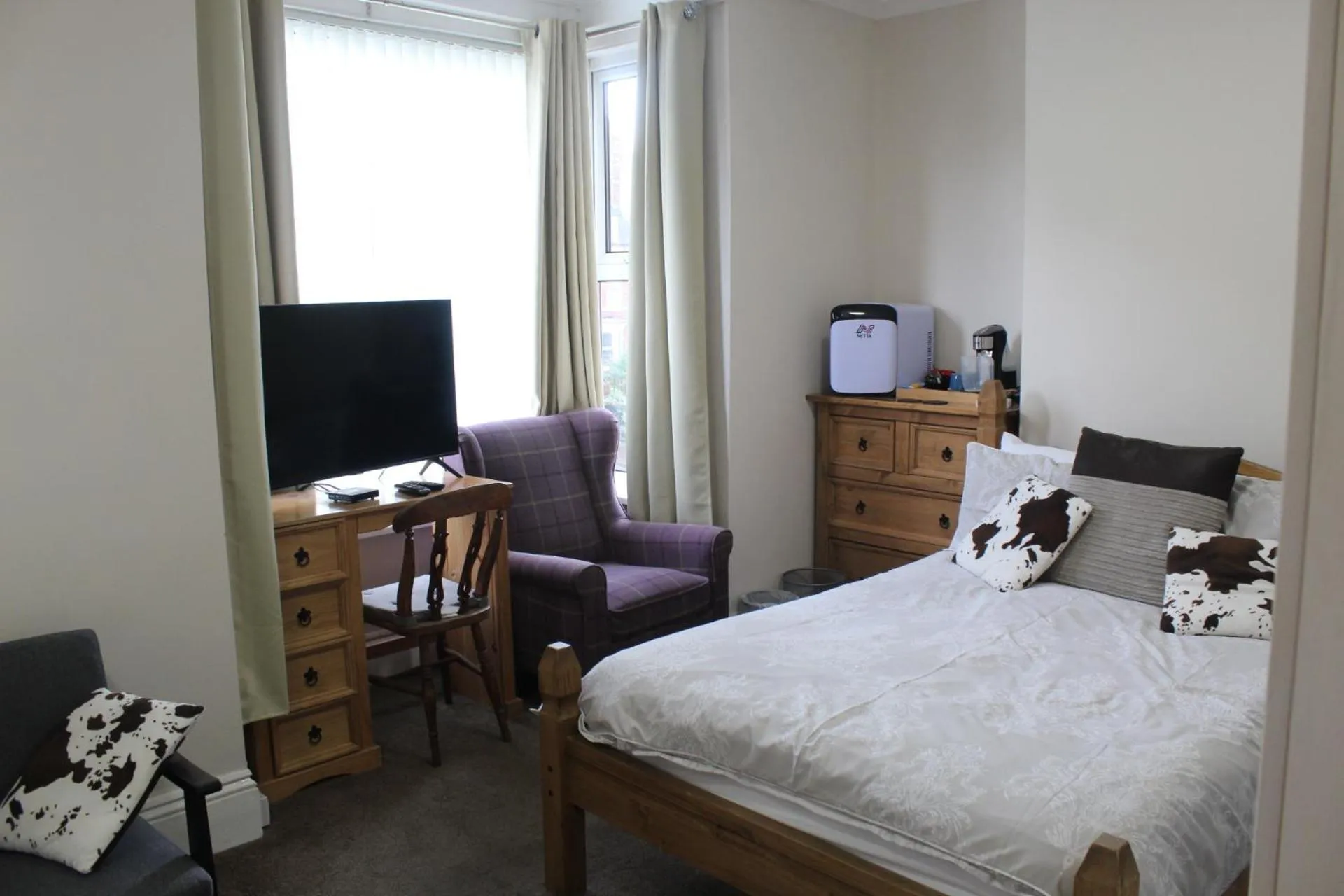 Bedroom, Bed in Oakwell Guest House
