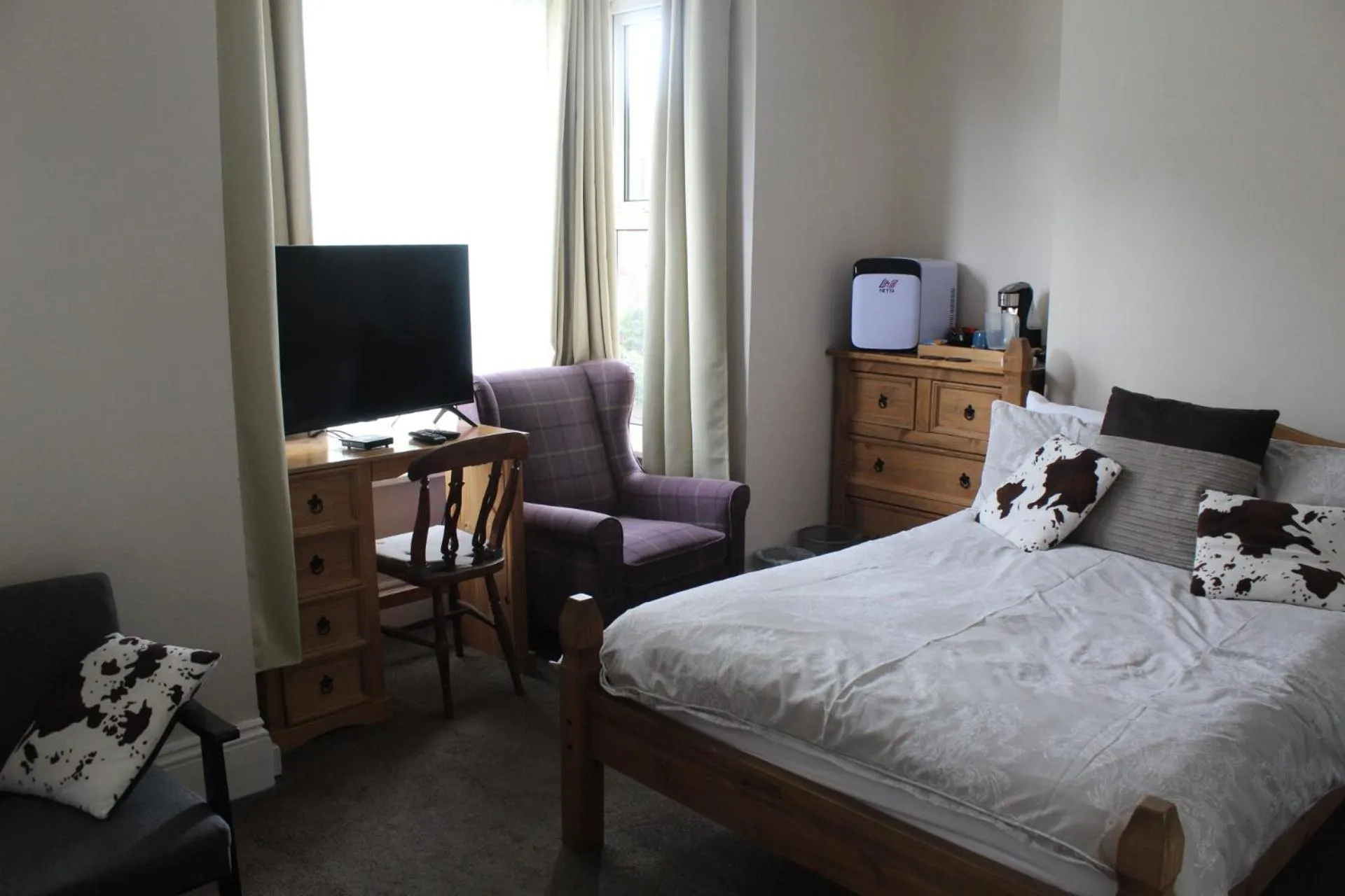 Bedroom, Bed in Oakwell Guest House