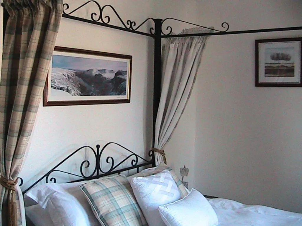 Bed in Avondale House