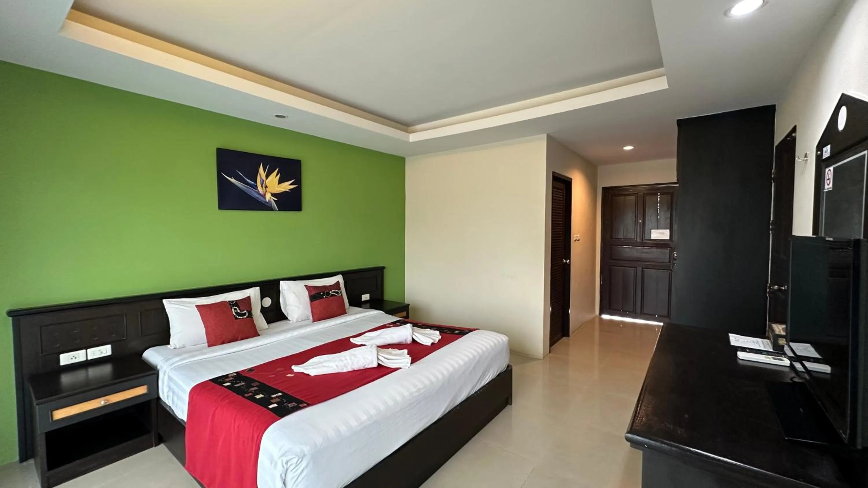 Bed in MM Hill Koh Samui Hotel - SHA Certified