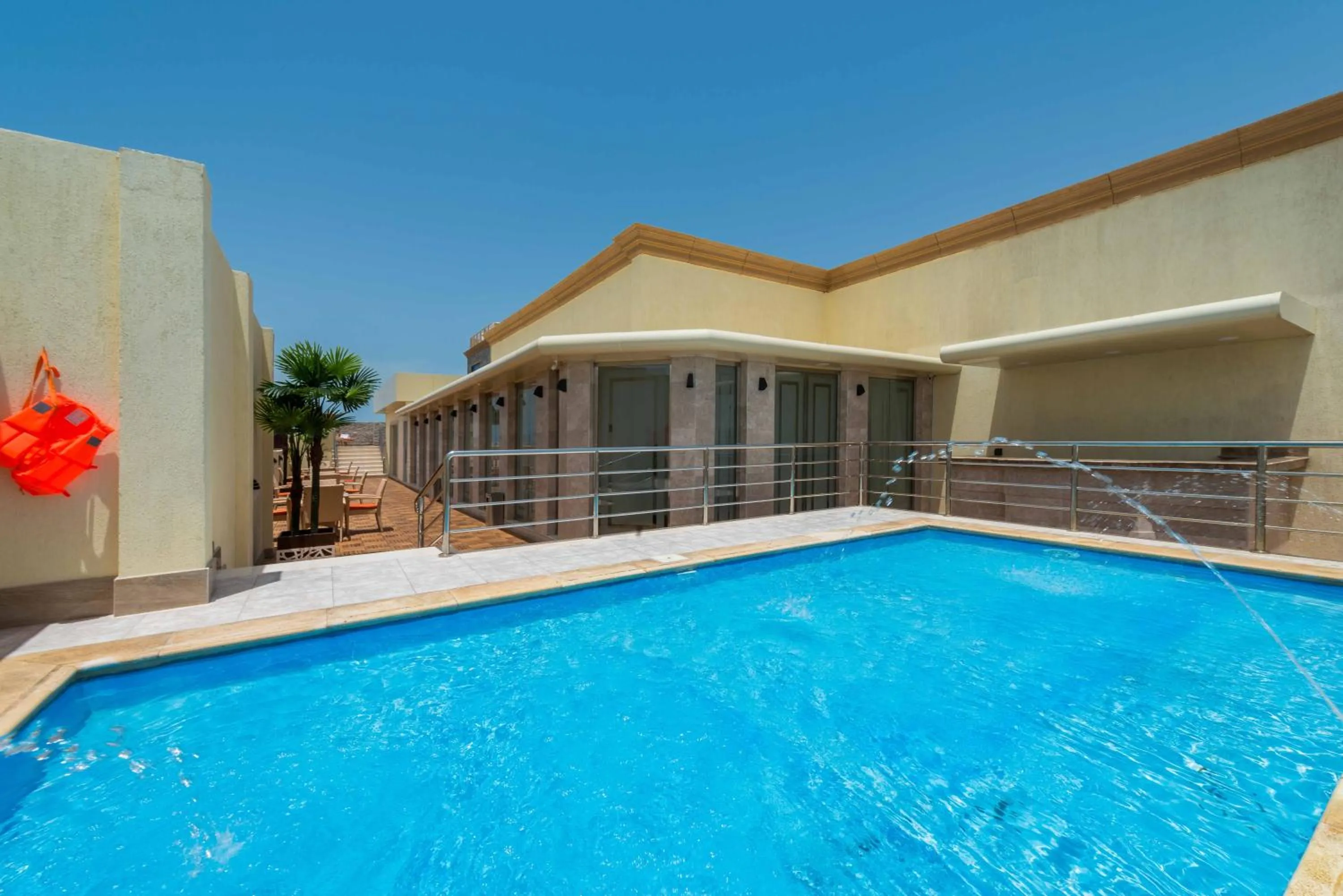 Swimming pool in Boudl Quraish