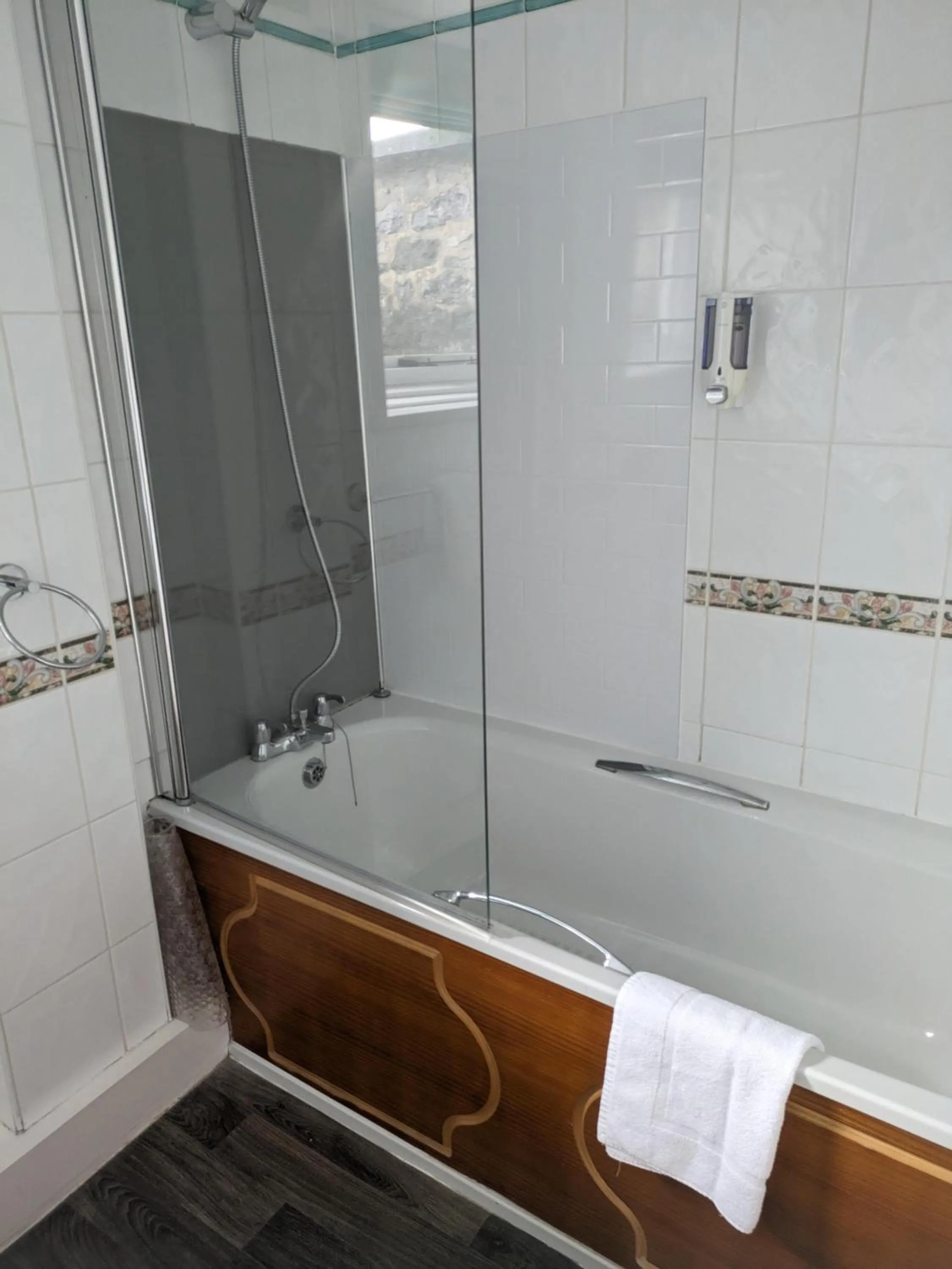 Shower in Charles Cotton Hotel