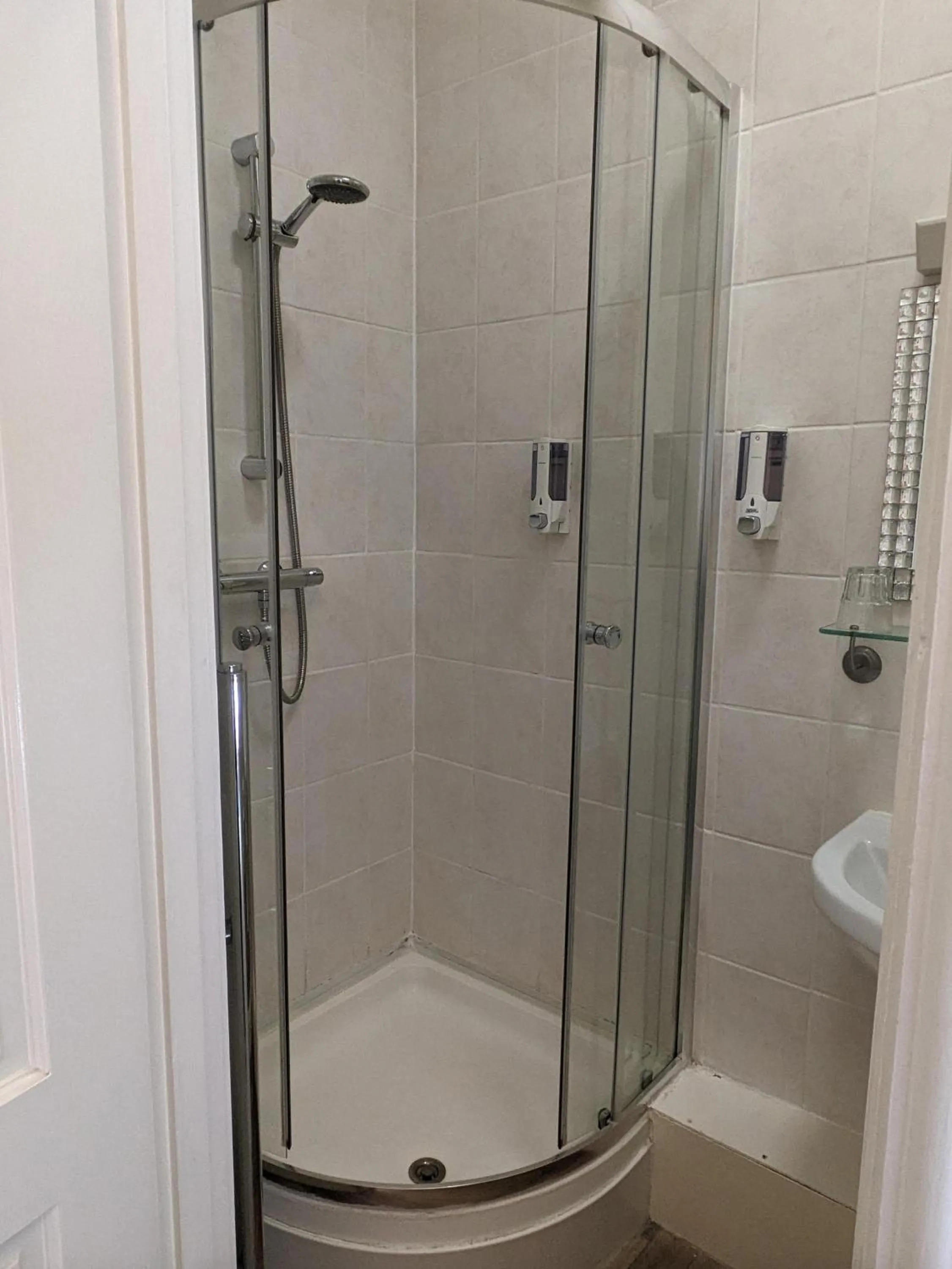 Shower in Charles Cotton Hotel