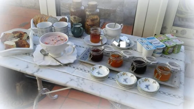 Buffet breakfast in La Maison d'Hocquincourt