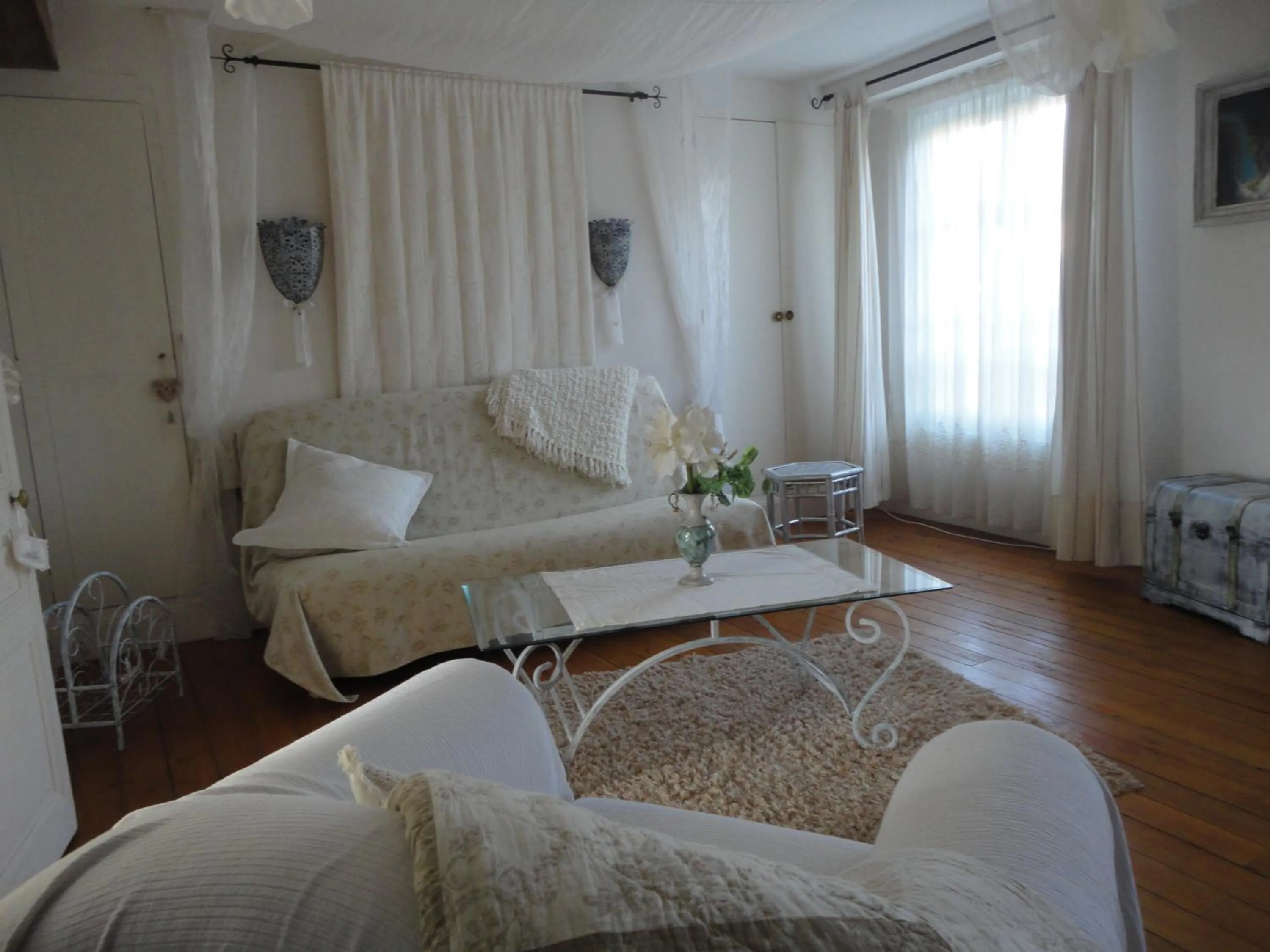 Photo of the whole room in La Maison d'Hocquincourt