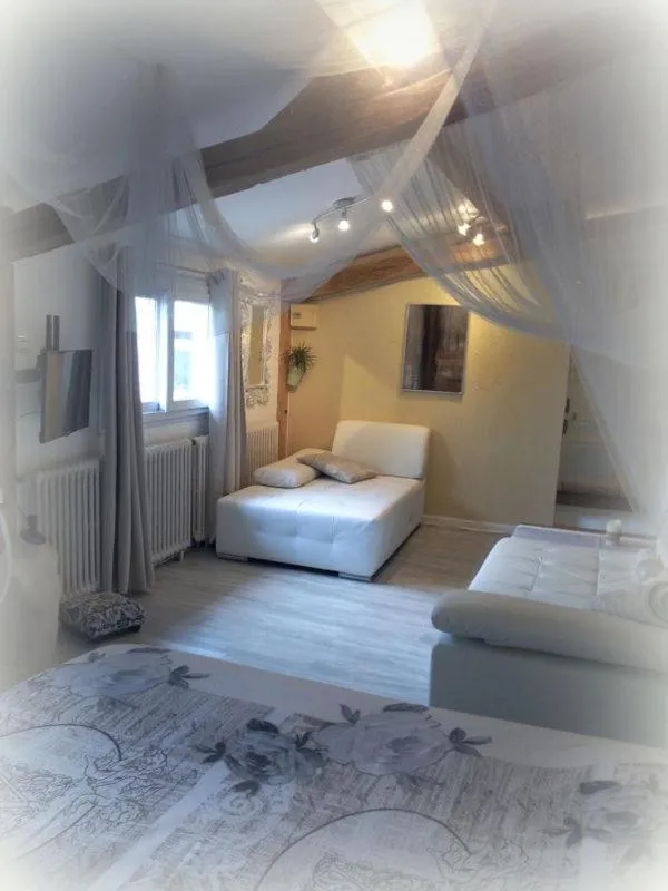 Bedroom, Bed in La Maison d'Hocquincourt