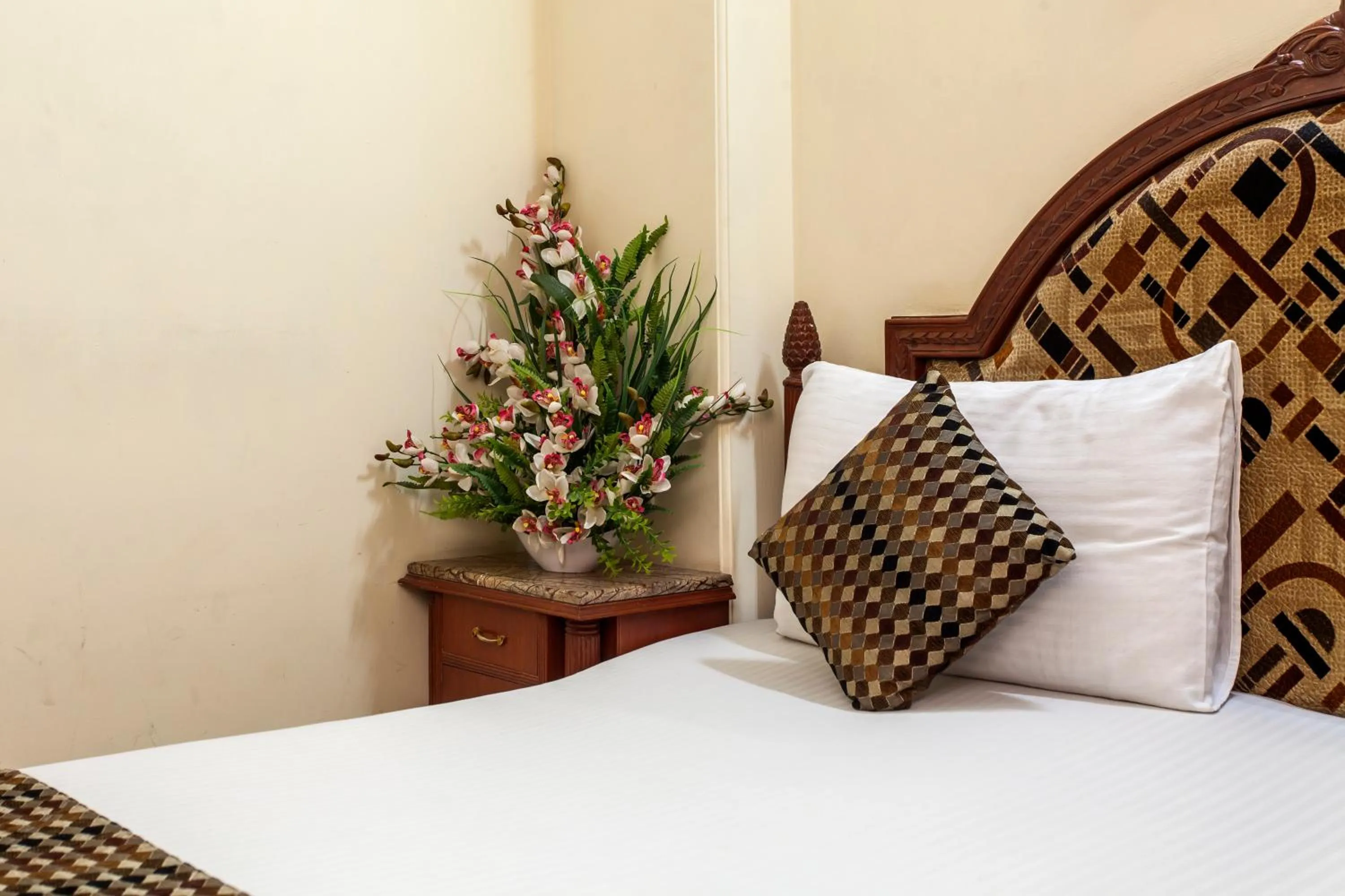 Bedroom, Bed in Hotel Sunstar Residency